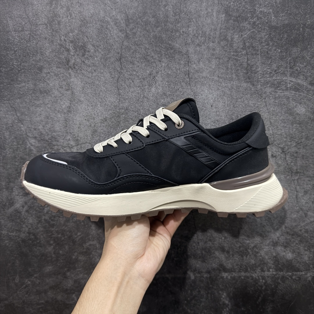 图片[2]-【纯原版】DESCENTE DUALIS 迪桑特都市通勤时尚防滑低帮生活休闲鞋 DESCENTE（迪桑特）创立于1935年，品牌名取自法语词汇，意为“滑降”。品牌箭头标识代表滑雪的三种技术“高速直线滑行”、“穿越”和“侧滑”，也寓意品牌在打造高端专业运动产品中不断追求完美的创新精神，致力于成为中国高端专业滑雪、综训、女子、铁人三项、高尔夫的第一品牌。 尺码：36 36.5 37 38 38.5 39 40 40.5 41 42 42.5 43 44 44.5 45-选品中心