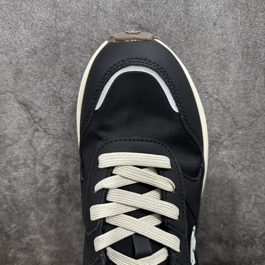 图片[5]-【纯原版】DESCENTE DUALIS 迪桑特都市通勤时尚防滑低帮生活休闲鞋 DESCENTE（迪桑特）创立于1935年，品牌名取自法语词汇，意为“滑降”。品牌箭头标识代表滑雪的三种技术“高速直线滑行”、“穿越”和“侧滑”，也寓意品牌在打造高端专业运动产品中不断追求完美的创新精神，致力于成为中国高端专业滑雪、综训、女子、铁人三项、高尔夫的第一品牌。 尺码：36 36.5 37 38 38.5 39 40 40.5 41 42 42.5 43 44 44.5 45-选品中心