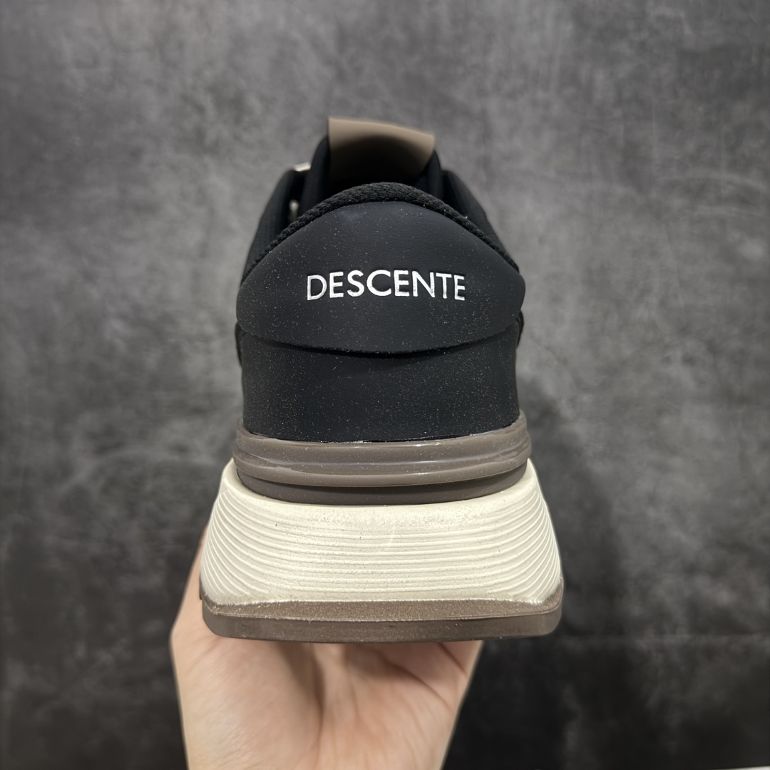 图片[4]-【纯原版】DESCENTE DUALIS 迪桑特都市通勤时尚防滑低帮生活休闲鞋 DESCENTE（迪桑特）创立于1935年，品牌名取自法语词汇，意为“滑降”。品牌箭头标识代表滑雪的三种技术“高速直线滑行”、“穿越”和“侧滑”，也寓意品牌在打造高端专业运动产品中不断追求完美的创新精神，致力于成为中国高端专业滑雪、综训、女子、铁人三项、高尔夫的第一品牌。 尺码：36 36.5 37 38 38.5 39 40 40.5 41 42 42.5 43 44 44.5 45-选品中心