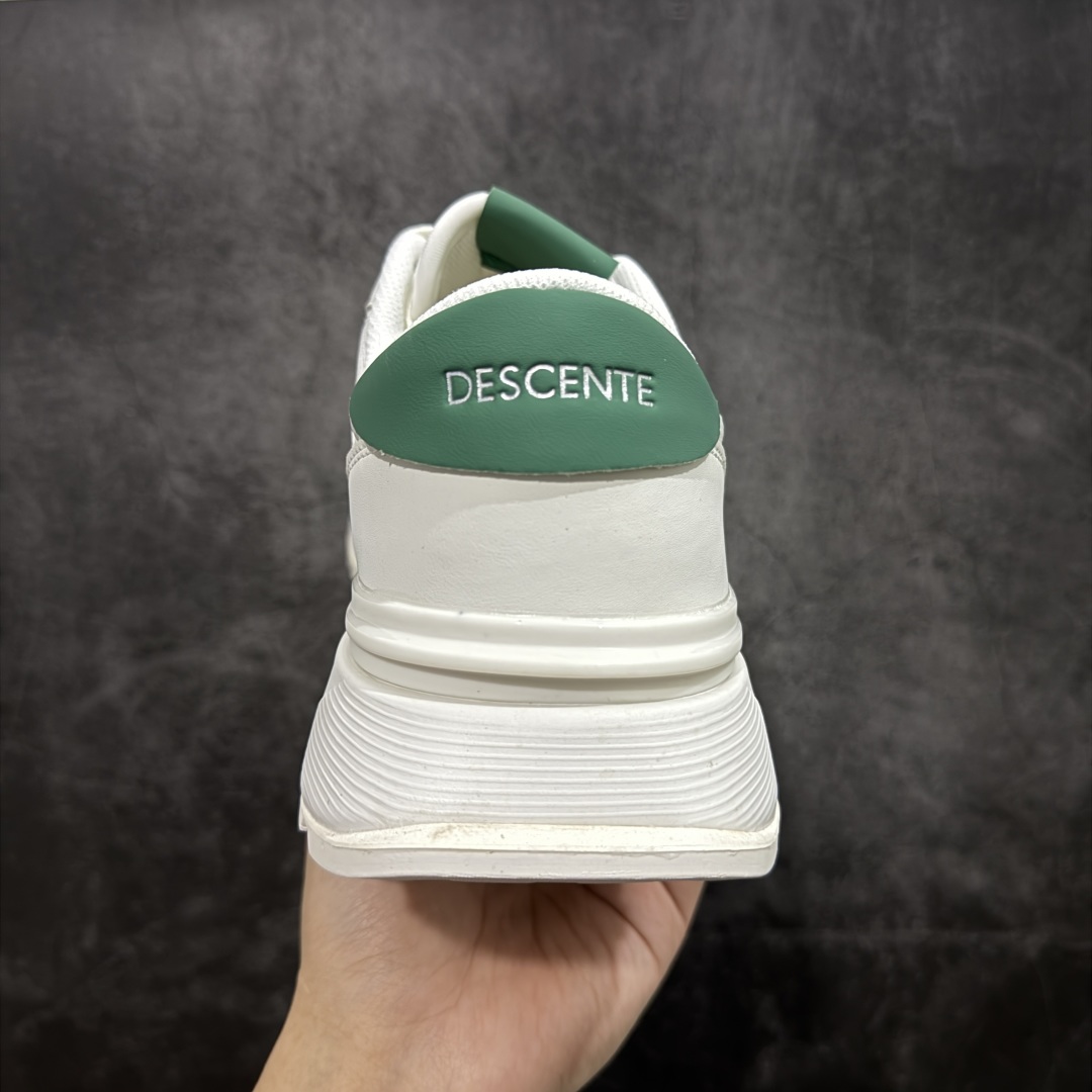 图片[4]-【纯原版】DESCENTE DUALIS 迪桑特都市通勤时尚防滑低帮生活休闲鞋 DESCENTE（迪桑特）创立于1935年，品牌名取自法语词汇，意为“滑降”。品牌箭头标识代表滑雪的三种技术“高速直线滑行”、“穿越”和“侧滑”，也寓意品牌在打造高端专业运动产品中不断追求完美的创新精神，致力于成为中国高端专业滑雪、综训、女子、铁人三项、高尔夫的第一品牌。 尺码：36 36.5 37 38 38.5 39 40 40.5 41 42 42.5 43 44 44.5 45-选品中心