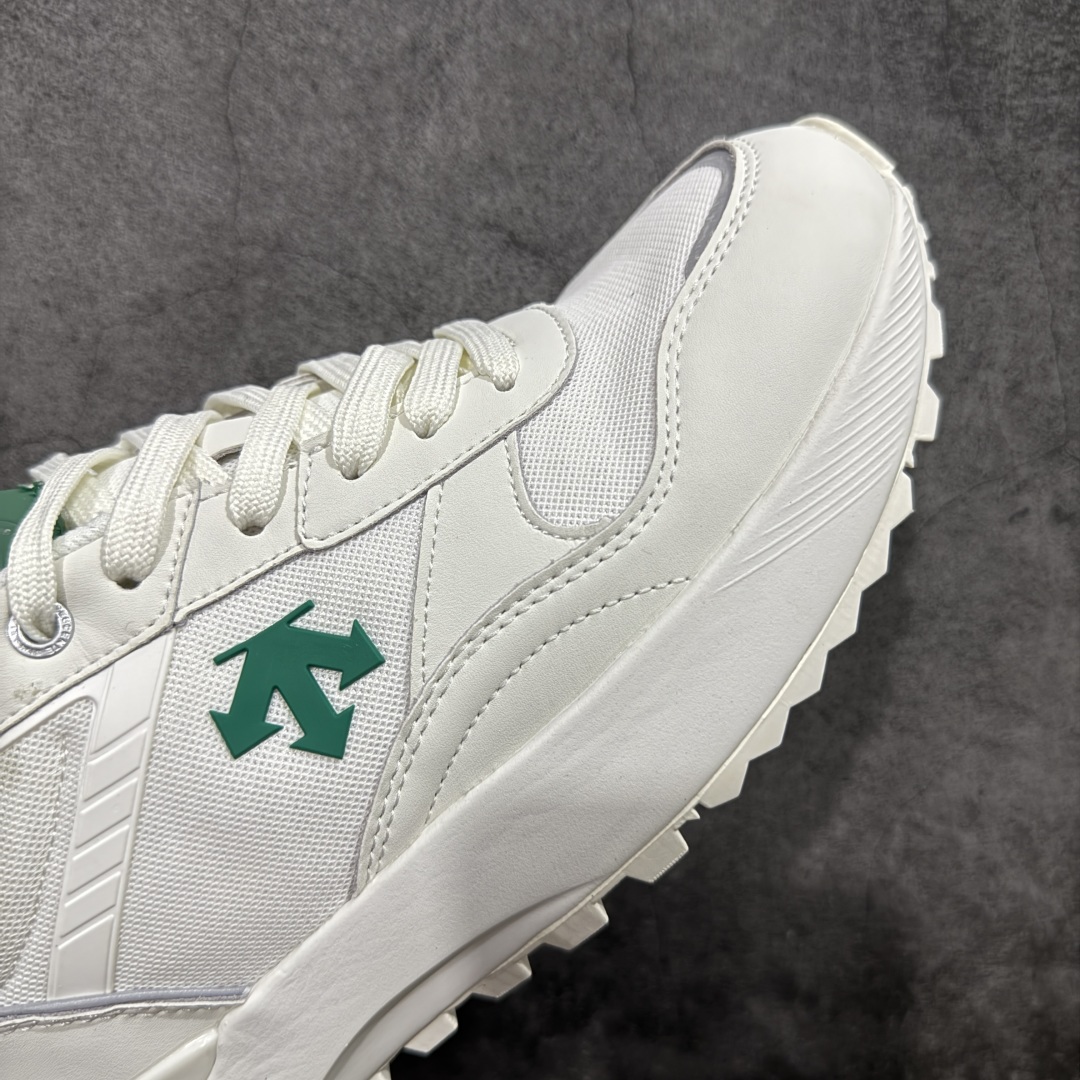 图片[6]-【纯原版】DESCENTE DUALIS 迪桑特都市通勤时尚防滑低帮生活休闲鞋 DESCENTE（迪桑特）创立于1935年，品牌名取自法语词汇，意为“滑降”。品牌箭头标识代表滑雪的三种技术“高速直线滑行”、“穿越”和“侧滑”，也寓意品牌在打造高端专业运动产品中不断追求完美的创新精神，致力于成为中国高端专业滑雪、综训、女子、铁人三项、高尔夫的第一品牌。 尺码：36 36.5 37 38 38.5 39 40 40.5 41 42 42.5 43 44 44.5 45-选品中心