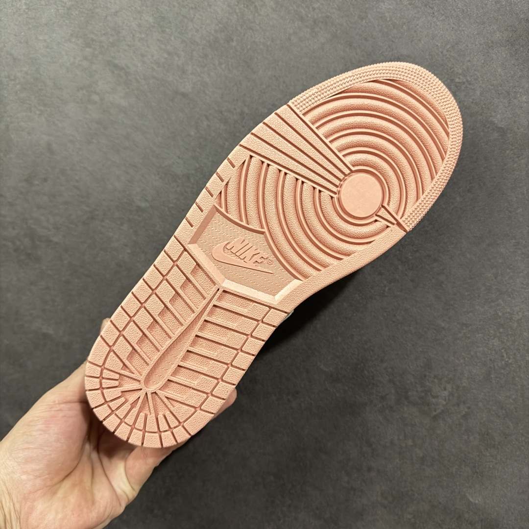 图片[9]-【K版纯原】Air Jordan AJ1 Low 低帮 绿红 IM8120-464 全新流水线出品 市场第二梯队最强版 全部原鞋开发 原楦原纸板开发 全鞋电脑针车 原厂内置全掌气垫 原盒内在原标 唯一Zp原版鞋带绑法 免检产品 全新2022版型 全头层皮料 完美零毛边处理 原厂配置全掌气垫 价格定位良心 新配色陆续出货 尺码：36-46-选品中心