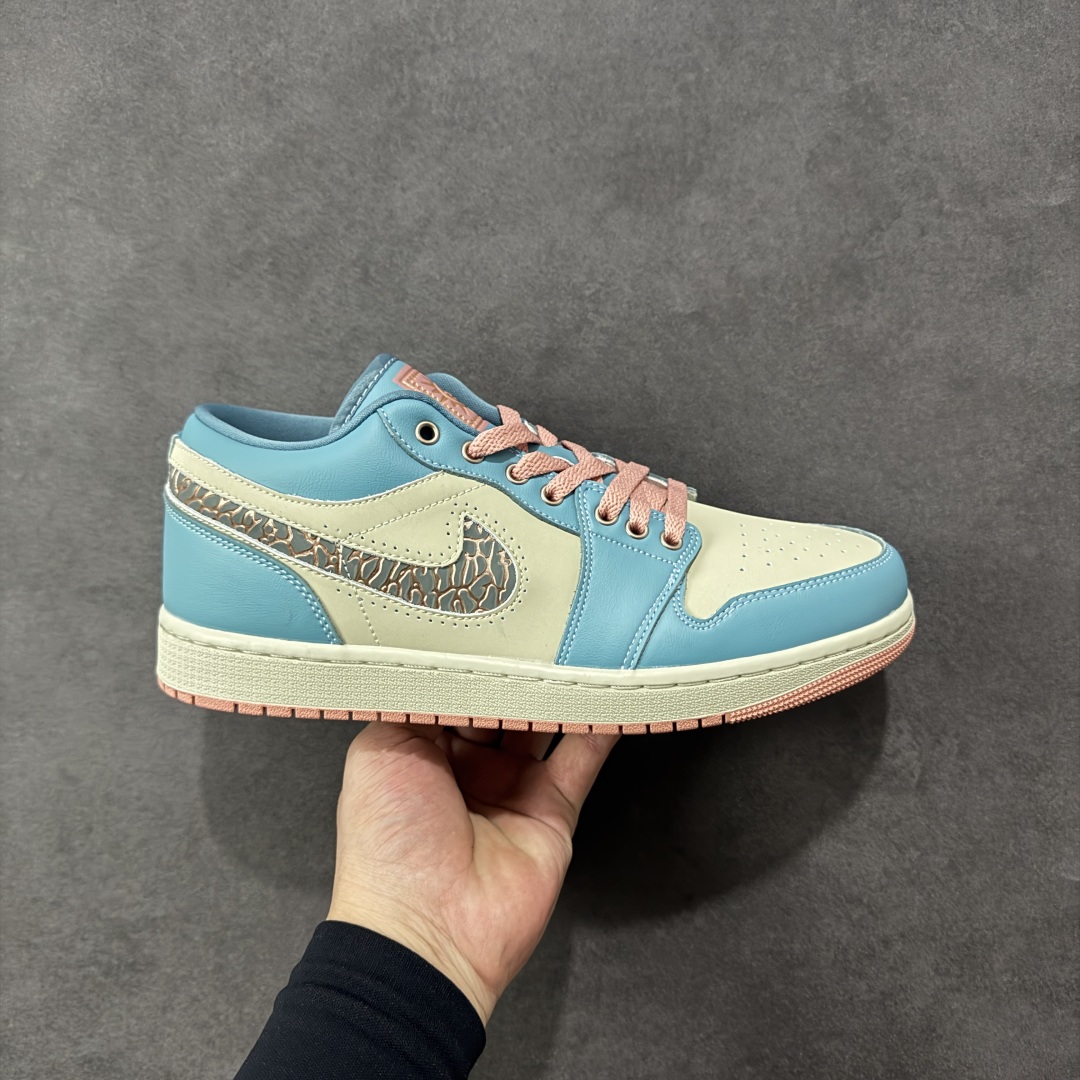【K版纯原】Air Jordan AJ1 Low 低帮 绿红 IM8120-464 全新流水线出品 市场第二梯队最强版 全部原鞋开发 原楦原纸板开发 全鞋电脑针车 原厂内置全掌气垫 原盒内在原标 唯一Zp原版鞋带绑法 免检产品 全新2022版型 全头层皮料 完美零毛边处理 原厂配置全掌气垫 价格定位良心 新配色陆续出货 尺码：36-46-选品中心