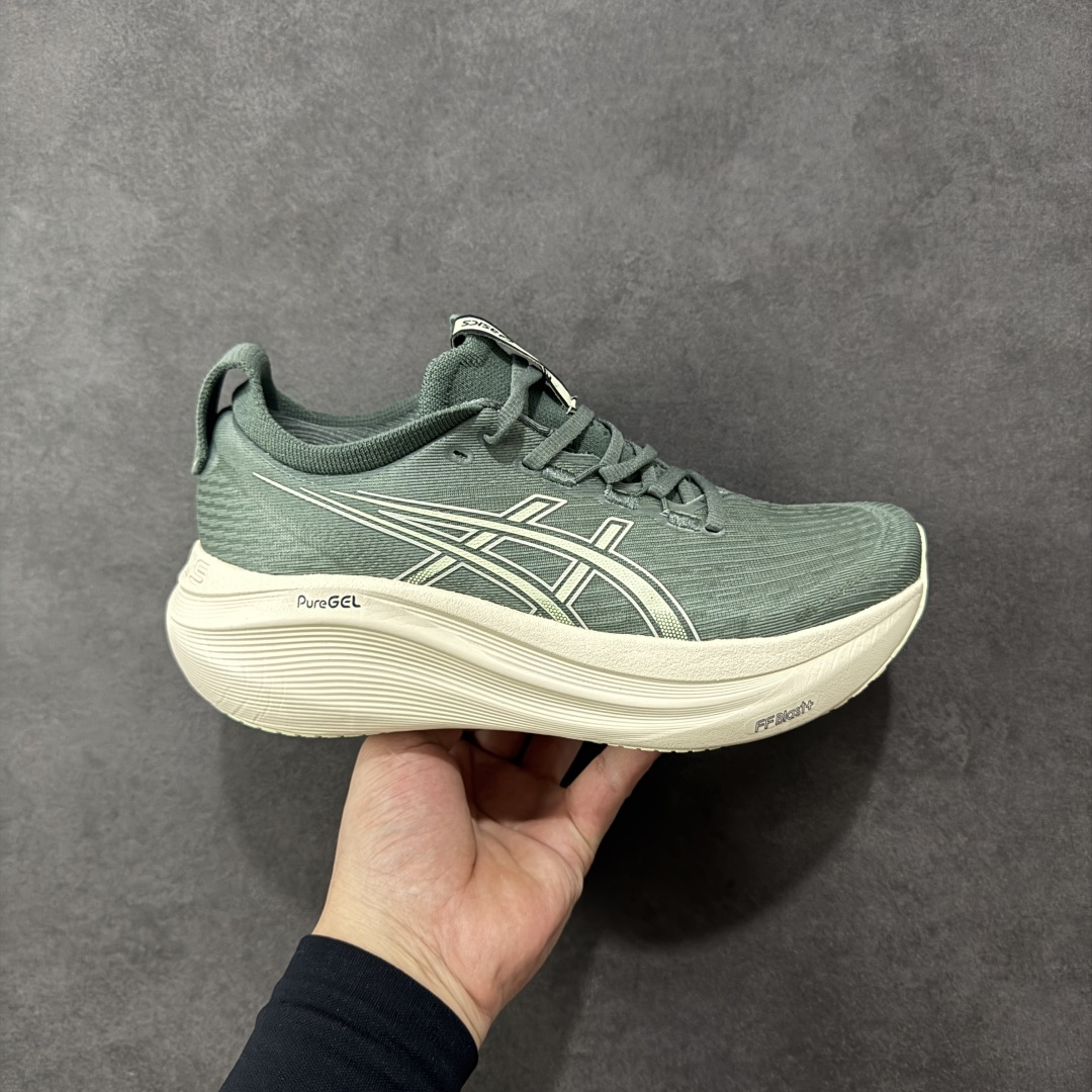 【公司级】Asics GEL-NIMBUS 27 复古休闲运动鞋 ASICS(亚瑟士） 是日本实业家鬼冢喜八郎创立的跑鞋运动品牌，名宇想法源自著名的拉丁谚语“AnimaSana In Corpore Sano”，意为“健全的精神寓于强健的体魄”。正如其名字的含义，ASICS亚瑟士一直坚信保持身体的健康与活力是打造健康快乐的生活方式的最佳途径。亚瑟士的跑鞋、篮球鞋等系列集专业与美貌于一身，拥有极高的热度 尺码：36 37 37.5 38 39 39.5 40 40.5 41.5 42 42.5 43.5 44 45 46 编码：AM240250-选品中心