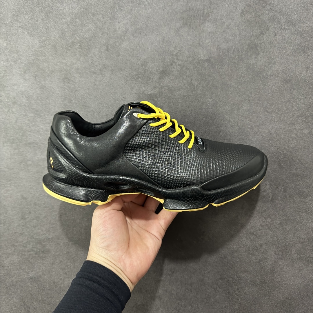 【纯原头层版】ECCO Biom 2025款 爱步 健步 低帮 黑色 圆通系带户外运动登山鞋徒步鞋 经典和现代工艺品质融合 精选小牛皮面料 百搭休闲老爹鞋 舒适性相当不错 版型楦型非常到位上脚 专柜热销款 独有鞋型设计 特有Logo车边 特别有型 北欧风格 舒适 休闲保暖 超弹性 耐磨 减震 按摩大底(PU+TPU 组合） 货号：800334-61092 尺码：39-45 编码：YBB310320-选品中心