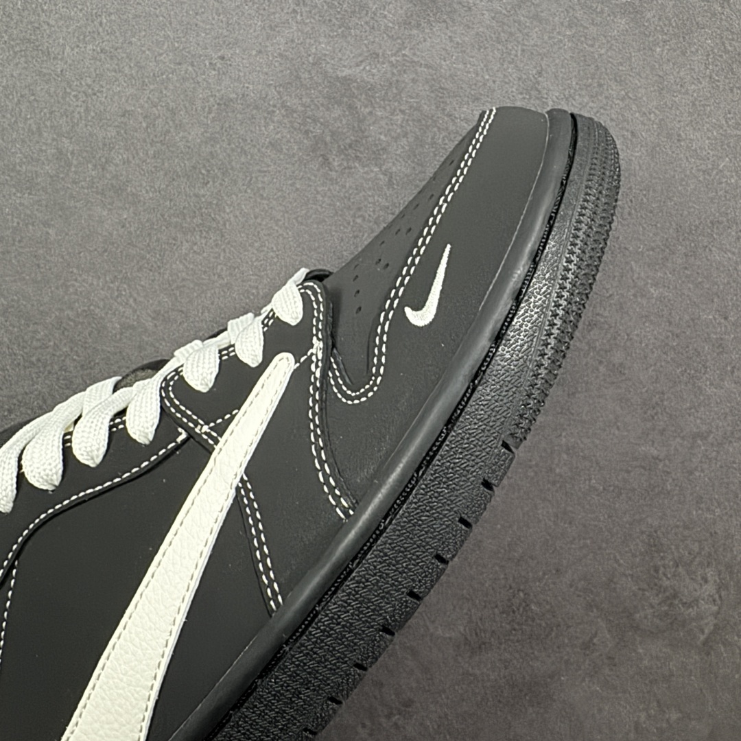 图片[5]-【定制版】ACW x Travis Scott x Air Jordan 1 Low ACW x AJ1 低帮 黑白倒钩 AJ1 乔丹1代 aj1 乔1 低邦 黑白倒勾联名 乔丹篮球鞋系列 鞋款整体以米黑色为底搭配黑色框架覆盖层，标志性的反钩Swoosh Logo采用白色呈现，内侧也辅以白色Swoosh Logo点缀，鞋舌等多处TS标志性元素均得以保留；鞋舌上以Nike Swoosh Logo呈现，鞋头处迷你Swoosh Logo采用白色妆点，后跟的Jack厂牌标志以及Wings Logo均以白色缝线打造，后跟侧下方印有ACW字样，彰显联名身份；最后以黑色中底搭配同色橡胶外底完善整体设计收尾。 货号：AC1808-191 尺码：36 36.5 37.5 38 38.5 39 40 40.5 41 42 42.5 43 44 44.5 45 编码：HXSB330340-选品中心