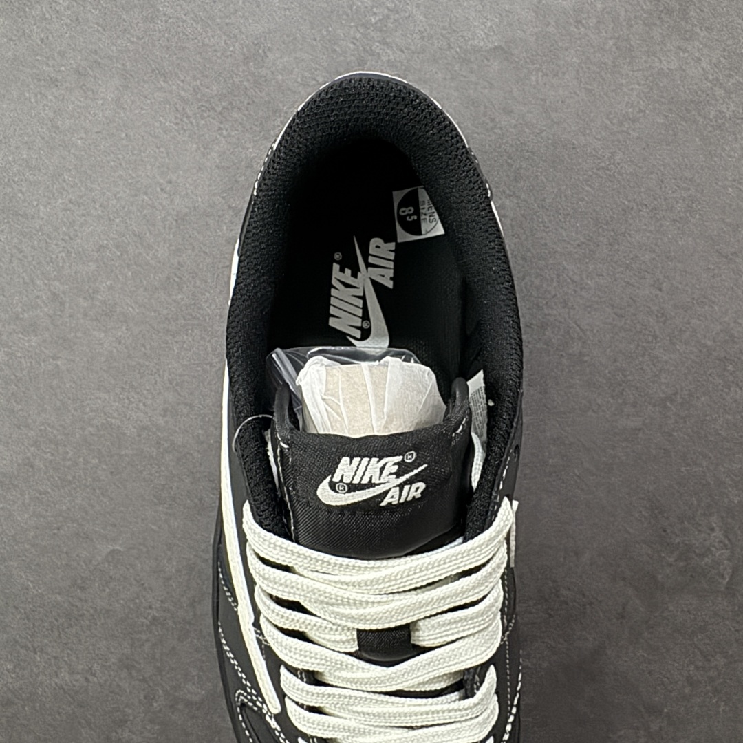 图片[7]-【定制版】ACW x Travis Scott x Air Jordan 1 Low ACW x AJ1 低帮 黑白倒钩 AJ1 乔丹1代 aj1 乔1 低邦 黑白倒勾联名 乔丹篮球鞋系列 鞋款整体以米黑色为底搭配黑色框架覆盖层，标志性的反钩Swoosh Logo采用白色呈现，内侧也辅以白色Swoosh Logo点缀，鞋舌等多处TS标志性元素均得以保留；鞋舌上以Nike Swoosh Logo呈现，鞋头处迷你Swoosh Logo采用白色妆点，后跟的Jack厂牌标志以及Wings Logo均以白色缝线打造，后跟侧下方印有ACW字样，彰显联名身份；最后以黑色中底搭配同色橡胶外底完善整体设计收尾。 货号：AC1808-191 尺码：36 36.5 37.5 38 38.5 39 40 40.5 41 42 42.5 43 44 44.5 45 编码：HXSB330340-选品中心