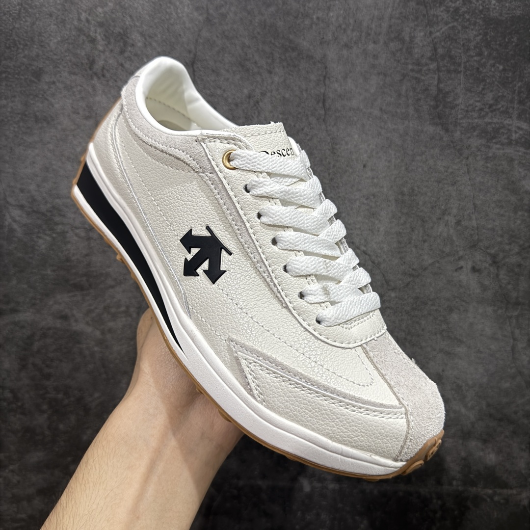 图片[3]-【纯原版】迪桑特DESCENTE Sport Style系列 CHRON RACER复古风运动休闲鞋\\t #原楦原纸版开发版型 #鞋底设计有特殊的纹理或材料，以增加摩擦力，减少滑倒的风险。 #使用耐用的材料制成，能够承受长时间的使用和摩擦，减少磨损。 尺码：36 36.5 37 38 38.5 39 40 40.5 42 42.5 43 44 44.5 45-选品中心