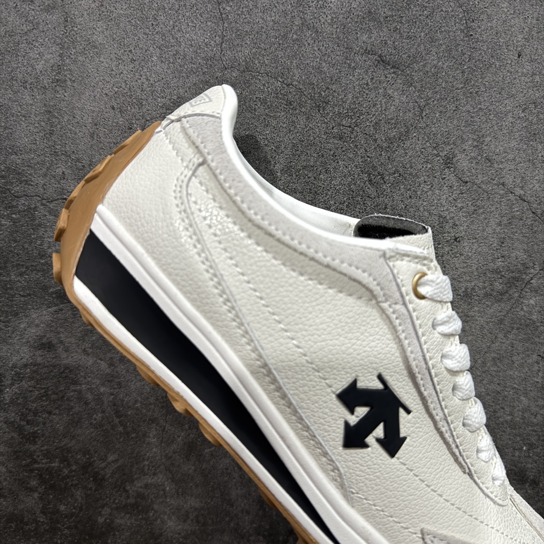 图片[7]-【纯原版】迪桑特DESCENTE Sport Style系列 CHRON RACER复古风运动休闲鞋\\t #原楦原纸版开发版型 #鞋底设计有特殊的纹理或材料，以增加摩擦力，减少滑倒的风险。 #使用耐用的材料制成，能够承受长时间的使用和摩擦，减少磨损。 尺码：36 36.5 37 38 38.5 39 40 40.5 42 42.5 43 44 44.5 45-选品中心