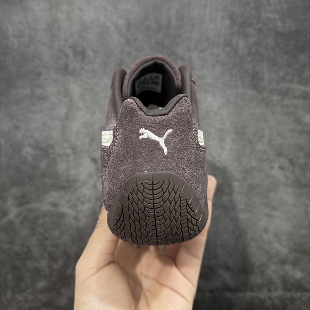 图片[4]-【渠道纯原版】Puma Speedcat OG Sparco 彪马罗马阿莫尔系列 复古运动休闲赛车跑鞋 棕色 403903-01 目前市场最优版本 无论是版型 细节 烫金刺绣走线 完全碾压市场任意版本 欢迎对比🆚 工厂耗时3个月开发 原装档案原数据纸版楦型 采用固色翻毛皮鞋面材质(正确二次成型\’猛帮\’成型工艺🆚区别市面版本!!) 外置原数据开发轻量耐磨橡胶大底💪🏻 全球知名运动品牌PUMA宝马赛车系列 融合了宝马车队的标志性配色 以趣味十足又前卫复古的设计引领潮流 将赛道精神融入街头时尚 开启前卫竞速之旅 主打前卫复古风 Roma鞋款的鞋侧以复古的流线造型 缀以宝马经典Logo 巧妙吸睛 而Speedcat鞋款以亮眼三色条纹元素缀以舒适鞋面 赋予了独特的个性美学 演绎赛车的无尽能量 尺码：35.5-45 货号：403903-01-选品中心