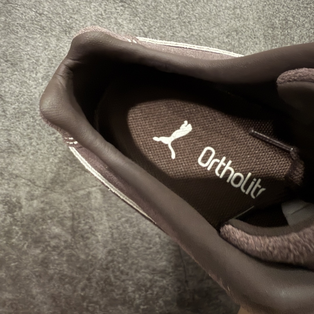 图片[8]-【渠道纯原版】Puma Speedcat OG Sparco 彪马罗马阿莫尔系列 复古运动休闲赛车跑鞋 棕色 403903-01 目前市场最优版本 无论是版型 细节 烫金刺绣走线 完全碾压市场任意版本 欢迎对比🆚 工厂耗时3个月开发 原装档案原数据纸版楦型 采用固色翻毛皮鞋面材质(正确二次成型\’猛帮\’成型工艺🆚区别市面版本!!) 外置原数据开发轻量耐磨橡胶大底💪🏻 全球知名运动品牌PUMA宝马赛车系列 融合了宝马车队的标志性配色 以趣味十足又前卫复古的设计引领潮流 将赛道精神融入街头时尚 开启前卫竞速之旅 主打前卫复古风 Roma鞋款的鞋侧以复古的流线造型 缀以宝马经典Logo 巧妙吸睛 而Speedcat鞋款以亮眼三色条纹元素缀以舒适鞋面 赋予了独特的个性美学 演绎赛车的无尽能量 尺码：35.5-45 货号：403903-01-选品中心