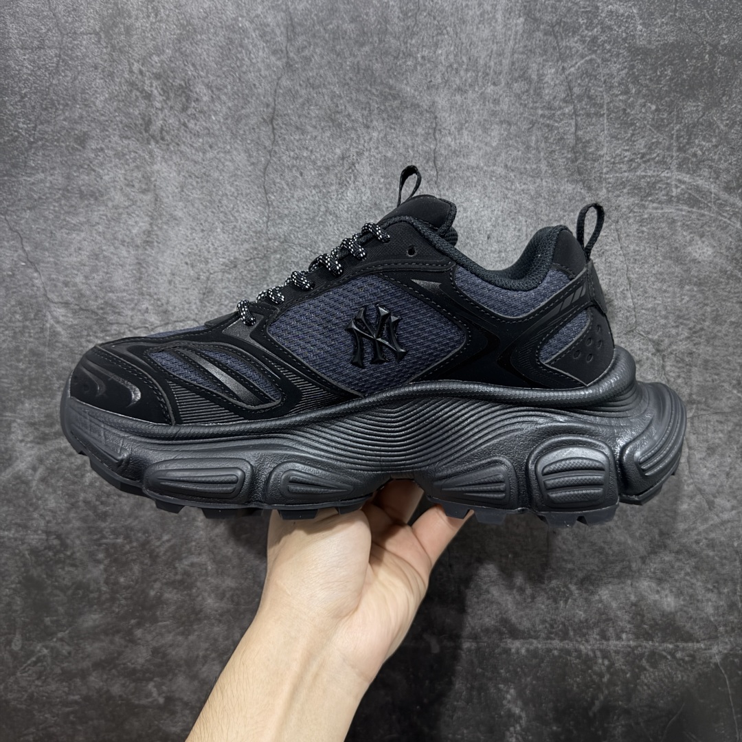 图片[2]-【纯原订单】MLB Winner Chunky 25新款 NY百搭舒适休闲潮流运动厚底增高 防滑耐磨 低帮 老爹鞋 男女同款 银色 潮流厚底时尚街头赛博老爹鞋 MLB官方同步出货 虞书欣等众多潮流明星同款 高弹双层MD大底 原楦原档案数据开发版型（完美鞋头弧度/后套收口效果🆚市面文案版本‼️） 原厂立体填充鞋舌海绵 中底注胶孔原数据开发模具大底原厂转印标市面上唯一纯原版本 原材料打造 内增高6cm 原厂1：1模具开发 原厂进口纳米材质 原盒雷射防伪标包装 天猫订单品质 官网尺码：35 36 36.5 37.5 38 38.5 39 40 40.5 41 42 42.5 43 44 45-选品中心