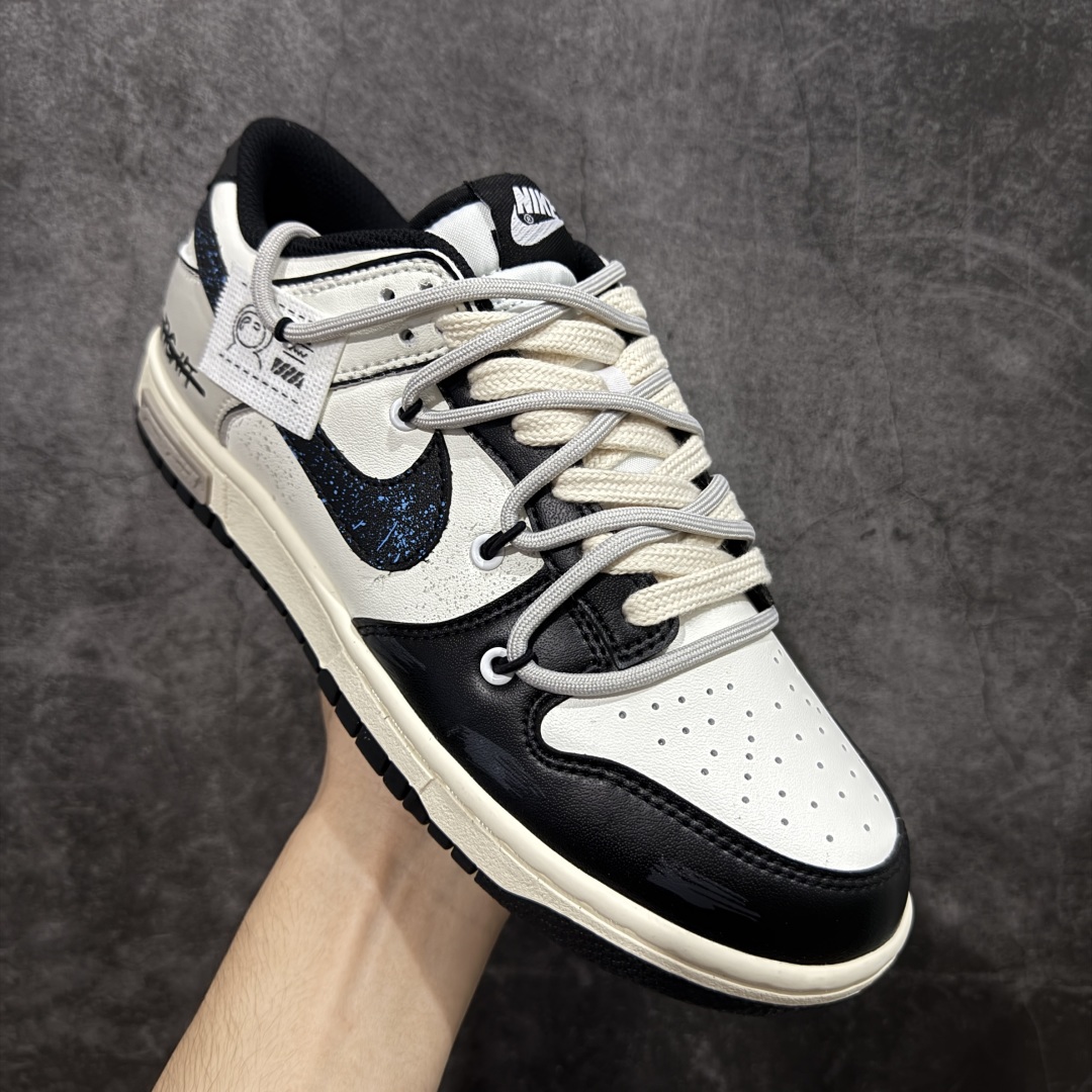 图片[3]-【定制k版】NK Dunk Low 熊猫恶作剧 星际迷航 DD1391-100 得物原鞋一比一校对开发 配色持续更新中 全套原厂楦头原纸板数据档案倾力打造 原汁原味莞产 极致还原 圈内最强针车工艺 原厂冲刀 超高清洁度 全鞋零毛边皮料切割 采用原厂百宏鞋带以及原厂百宏织唛舌标 内标可供原厂几率过验 进口原装条纹中底布 四线拉帮白色点胶 原厂拉帮手法遵循公司 原厂电绣 极致还原 尺码：36 36.5 37.5 38 38.5 39 40 40.5 41 42 42.5 43 44 44.5 45 46-选品中心