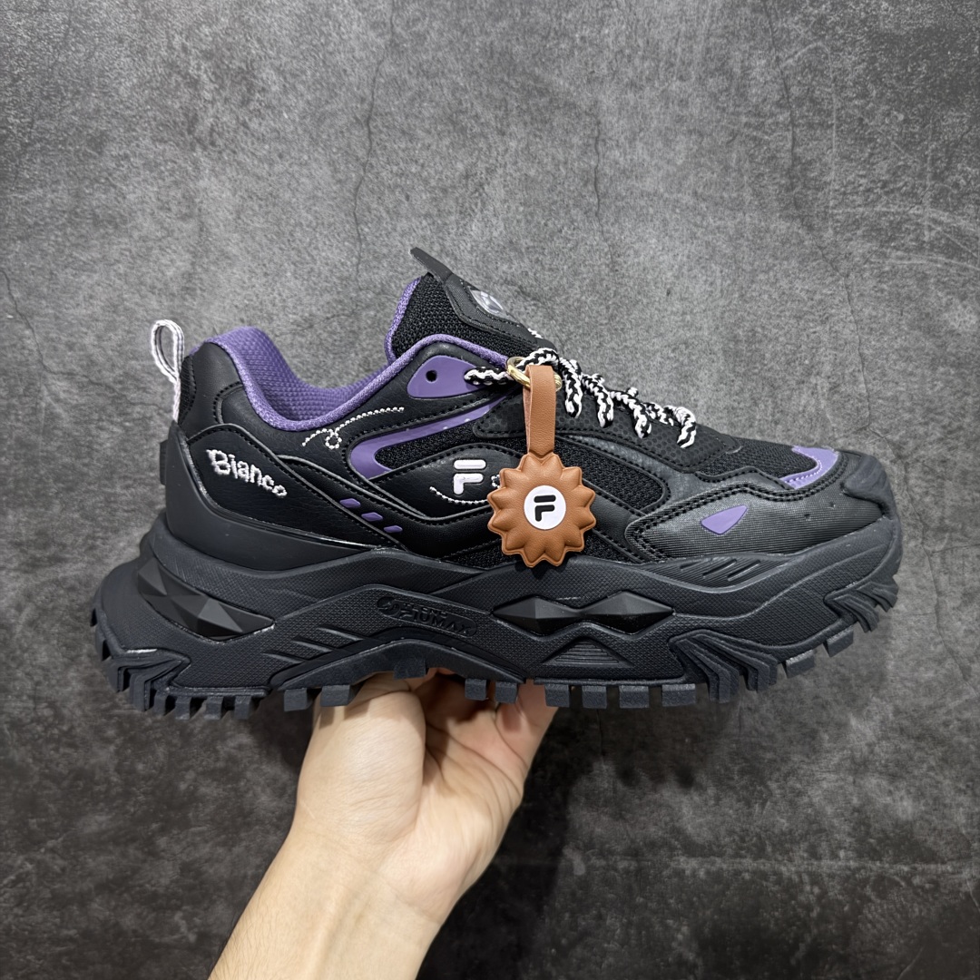 【公司级】FILA FUSION斐乐潮牌老爹鞋女夏硬糖鞋 厚底老爹鞋跑步鞋 欧阳娜娜 虞书欣同款 毛绒配件搭配萌趣鞋带可爱爆棚轻能发泡科技加持 轻盈厚底舒适显高混搭易如反掌甜酷辣 尺码： 35.5 36 36.5 37.5 38 38.5 39 40-选品中心