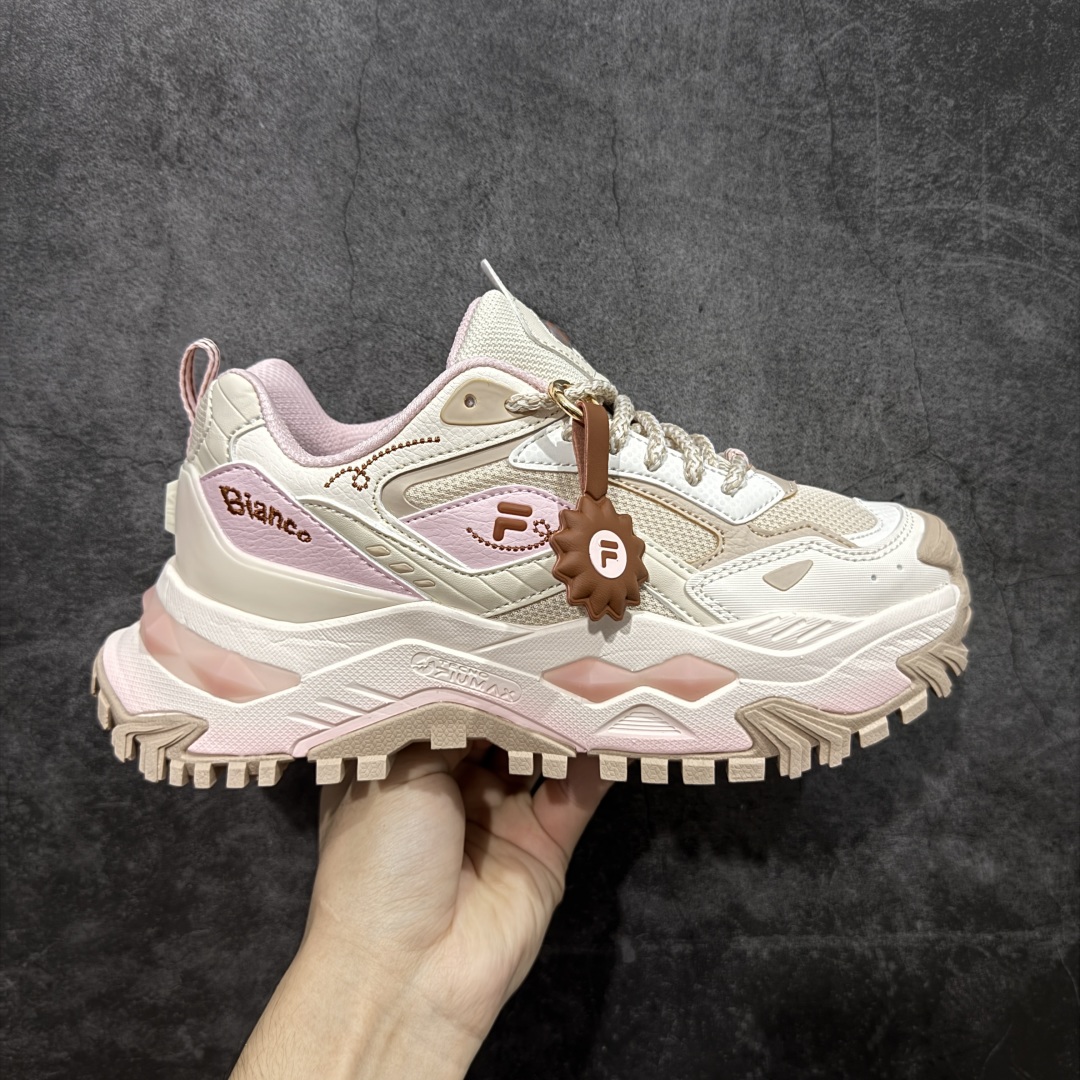 【公司级】FILA FUSION斐乐潮牌老爹鞋女夏硬糖鞋 厚底老爹鞋跑步鞋 欧阳娜娜 虞书欣同款 毛绒配件搭配萌趣鞋带可爱爆棚轻能发泡科技加持 轻盈厚底舒适显高混搭易如反掌甜酷辣 尺码： 35.5 36 36.5 37.5 38 38.5 39 40-选品中心