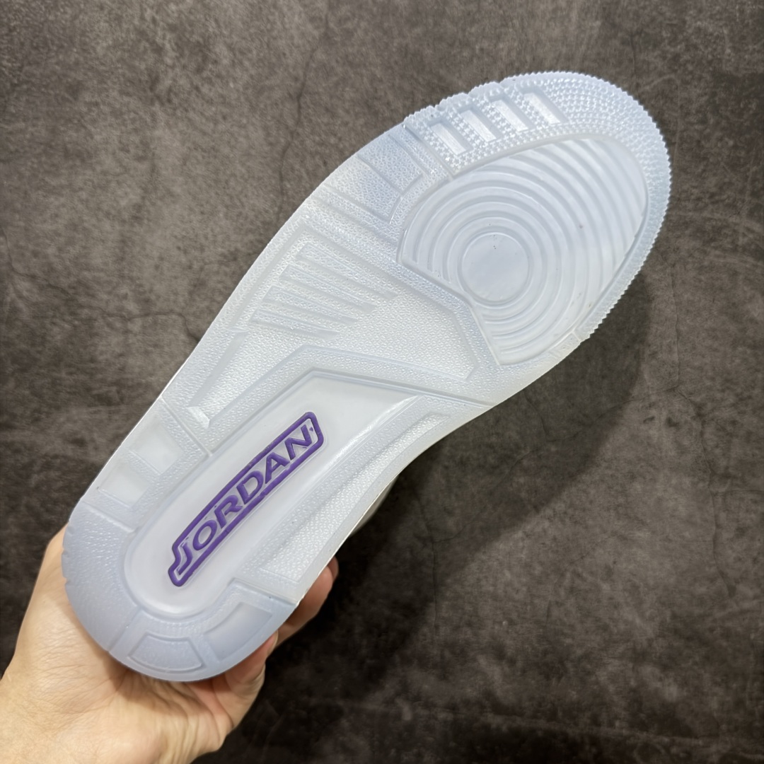 图片[9]-【黑金纯原版】Air Jordan Courtside 23 AJ23 乔23 简版中帮复古休闲运动文化篮球鞋 AR1000-104 原装级别重装出货 正确鞋舌立体高频 原厂数据独家私磨 原厂纸板开发操作 原盒原包装 每双鞋都来自于原鞋开发对色卡，妥妥的放心 采用头层皮皮革以及轻便牛巴皮革 市场最好版本 尺码：36 36.5 37.5 38 38.5 39 40 40.5 41 42 42.5 43 44 44.5 45 46-选品中心