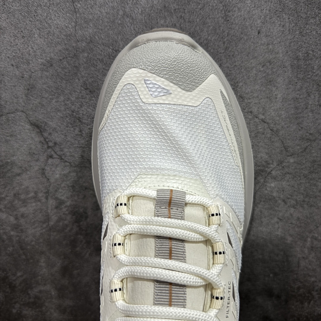 图片[5]-【公司级】凯乐石KAILAS 远征5 Max Flt 舒适简约经典登山 防滑耐磨防水 低帮 徒步鞋 鞋面材质：运用耐磨防砂网布，能防止沙石进入鞋内，同时具备良好的透气性，可让脚部保持干爽。 \\t鞋底性能：搭载Vibram防滑耐磨大底，有出色的抓地力，仿鲨齿纹路设计，能应对各种复杂路面；鞋底还能提供良好的稳定性和支撑力，减少脚部疲劳。 \\t防水技术：采用FILTERTEC防水透气技术，防水指数高达8000mm H₂O，能有效防止雨水渗透，同时能保持脚面干爽。 \\t细节设计：鞋头采用橡胶防撞包边，保护脚趾免受伤害；鞋舌一体式设计，防止碎石泥沙进入；采用亚洲人脚型鞋楦设计，配合中腰包裹，提高舒适性。 适用场景：适合多日或单日轻装徒步，也可用于城市通勤，是一双兼顾户外与日常穿着的多功能鞋子。 尺码：40-45-选品中心