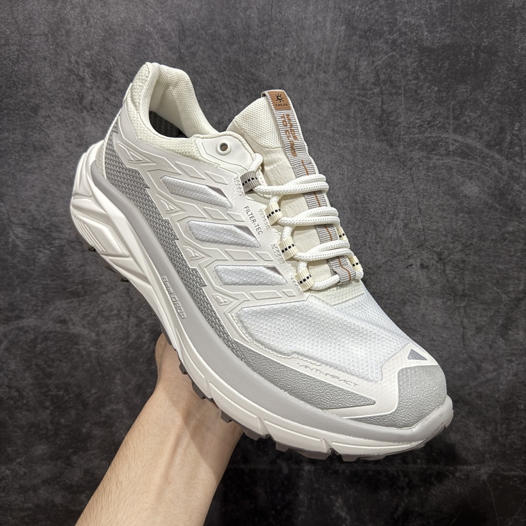 图片[3]-【公司级】凯乐石KAILAS 远征5 Max Flt 舒适简约经典登山 防滑耐磨防水 低帮 徒步鞋 鞋面材质：运用耐磨防砂网布，能防止沙石进入鞋内，同时具备良好的透气性，可让脚部保持干爽。 \\t鞋底性能：搭载Vibram防滑耐磨大底，有出色的抓地力，仿鲨齿纹路设计，能应对各种复杂路面；鞋底还能提供良好的稳定性和支撑力，减少脚部疲劳。 \\t防水技术：采用FILTERTEC防水透气技术，防水指数高达8000mm H₂O，能有效防止雨水渗透，同时能保持脚面干爽。 \\t细节设计：鞋头采用橡胶防撞包边，保护脚趾免受伤害；鞋舌一体式设计，防止碎石泥沙进入；采用亚洲人脚型鞋楦设计，配合中腰包裹，提高舒适性。 适用场景：适合多日或单日轻装徒步，也可用于城市通勤，是一双兼顾户外与日常穿着的多功能鞋子。 尺码：40-45-选品中心