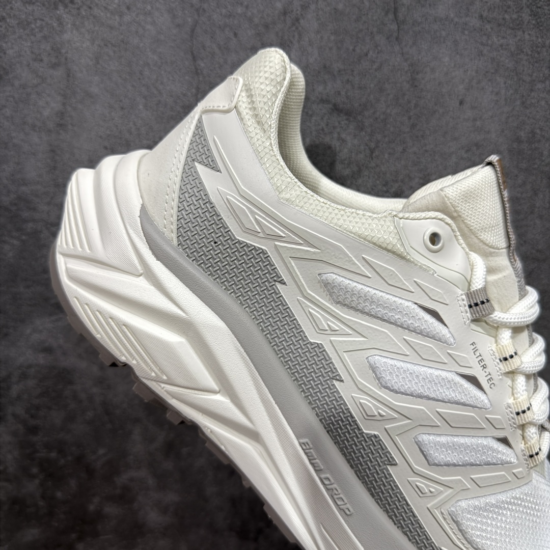 图片[7]-【公司级】凯乐石KAILAS 远征5 Max Flt 舒适简约经典登山 防滑耐磨防水 低帮 徒步鞋 鞋面材质：运用耐磨防砂网布，能防止沙石进入鞋内，同时具备良好的透气性，可让脚部保持干爽。 \\t鞋底性能：搭载Vibram防滑耐磨大底，有出色的抓地力，仿鲨齿纹路设计，能应对各种复杂路面；鞋底还能提供良好的稳定性和支撑力，减少脚部疲劳。 \\t防水技术：采用FILTERTEC防水透气技术，防水指数高达8000mm H₂O，能有效防止雨水渗透，同时能保持脚面干爽。 \\t细节设计：鞋头采用橡胶防撞包边，保护脚趾免受伤害；鞋舌一体式设计，防止碎石泥沙进入；采用亚洲人脚型鞋楦设计，配合中腰包裹，提高舒适性。 适用场景：适合多日或单日轻装徒步，也可用于城市通勤，是一双兼顾户外与日常穿着的多功能鞋子。 尺码：40-45-选品中心