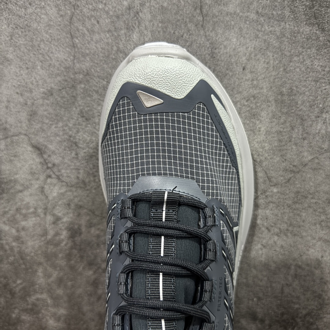 图片[5]-【公司级】凯乐石KAILAS 远征5 Max Flt 舒适简约经典登山 防滑耐磨防水 低帮 徒步鞋 鞋面材质：运用耐磨防砂网布，能防止沙石进入鞋内，同时具备良好的透气性，可让脚部保持干爽。 \\t鞋底性能：搭载Vibram防滑耐磨大底，有出色的抓地力，仿鲨齿纹路设计，能应对各种复杂路面；鞋底还能提供良好的稳定性和支撑力，减少脚部疲劳。 \\t防水技术：采用FILTERTEC防水透气技术，防水指数高达8000mm H₂O，能有效防止雨水渗透，同时能保持脚面干爽。 \\t细节设计：鞋头采用橡胶防撞包边，保护脚趾免受伤害；鞋舌一体式设计，防止碎石泥沙进入；采用亚洲人脚型鞋楦设计，配合中腰包裹，提高舒适性。 适用场景：适合多日或单日轻装徒步，也可用于城市通勤，是一双兼顾户外与日常穿着的多功能鞋子。 尺码：40-45-选品中心