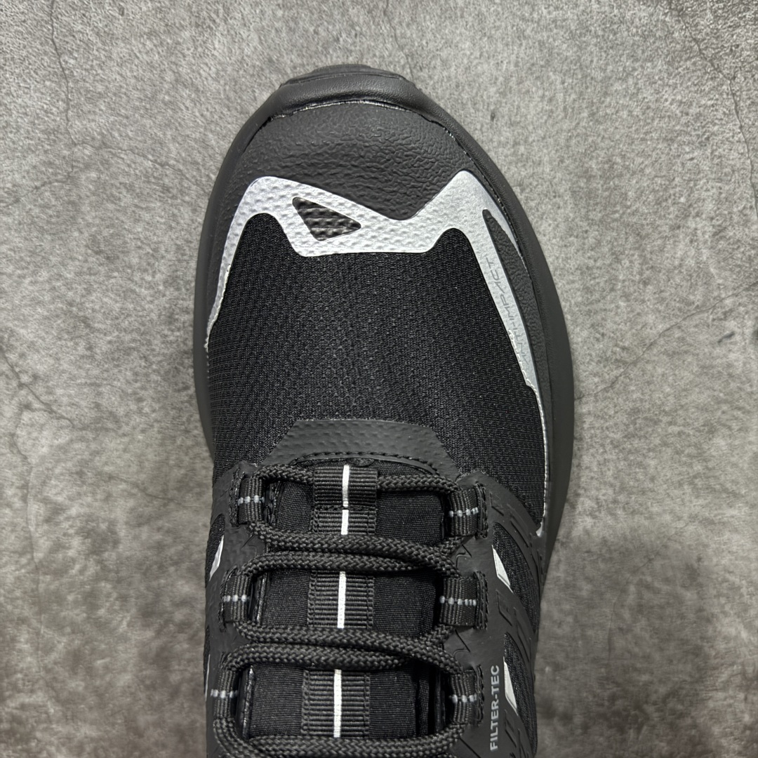 图片[5]-【公司级】凯乐石KAILAS 远征5 Max Flt 舒适简约经典登山 防滑耐磨防水 低帮 徒步鞋 鞋面材质：运用耐磨防砂网布，能防止沙石进入鞋内，同时具备良好的透气性，可让脚部保持干爽。 \\t鞋底性能：搭载Vibram防滑耐磨大底，有出色的抓地力，仿鲨齿纹路设计，能应对各种复杂路面；鞋底还能提供良好的稳定性和支撑力，减少脚部疲劳。 \\t防水技术：采用FILTERTEC防水透气技术，防水指数高达8000mm H₂O，能有效防止雨水渗透，同时能保持脚面干爽。 \\t细节设计：鞋头采用橡胶防撞包边，保护脚趾免受伤害；鞋舌一体式设计，防止碎石泥沙进入；采用亚洲人脚型鞋楦设计，配合中腰包裹，提高舒适性。 适用场景：适合多日或单日轻装徒步，也可用于城市通勤，是一双兼顾户外与日常穿着的多功能鞋子。 尺码：40-45-选品中心