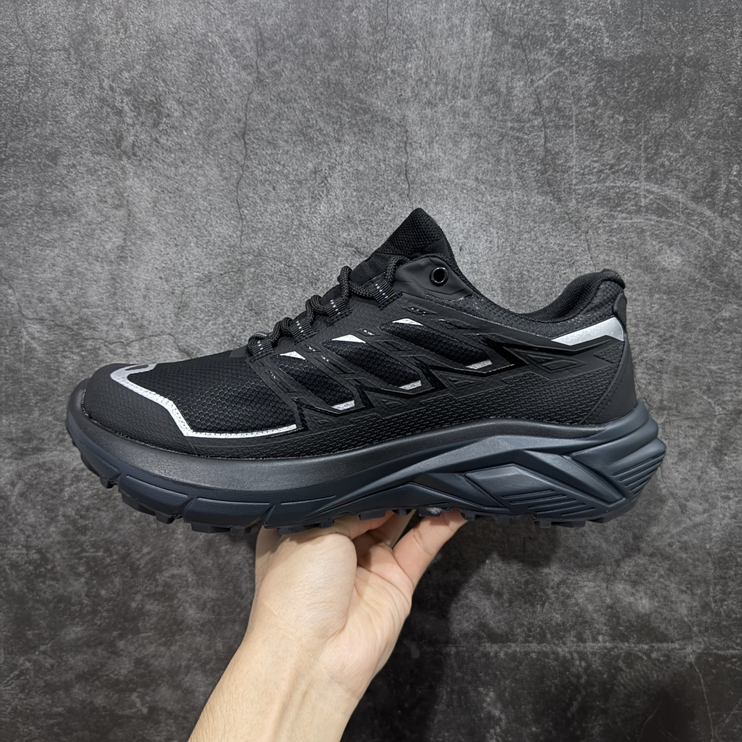 图片[2]-【公司级】凯乐石KAILAS 远征5 Max Flt 舒适简约经典登山 防滑耐磨防水 低帮 徒步鞋 鞋面材质：运用耐磨防砂网布，能防止沙石进入鞋内，同时具备良好的透气性，可让脚部保持干爽。 \\t鞋底性能：搭载Vibram防滑耐磨大底，有出色的抓地力，仿鲨齿纹路设计，能应对各种复杂路面；鞋底还能提供良好的稳定性和支撑力，减少脚部疲劳。 \\t防水技术：采用FILTERTEC防水透气技术，防水指数高达8000mm H₂O，能有效防止雨水渗透，同时能保持脚面干爽。 \\t细节设计：鞋头采用橡胶防撞包边，保护脚趾免受伤害；鞋舌一体式设计，防止碎石泥沙进入；采用亚洲人脚型鞋楦设计，配合中腰包裹，提高舒适性。 适用场景：适合多日或单日轻装徒步，也可用于城市通勤，是一双兼顾户外与日常穿着的多功能鞋子。 尺码：40-45-选品中心