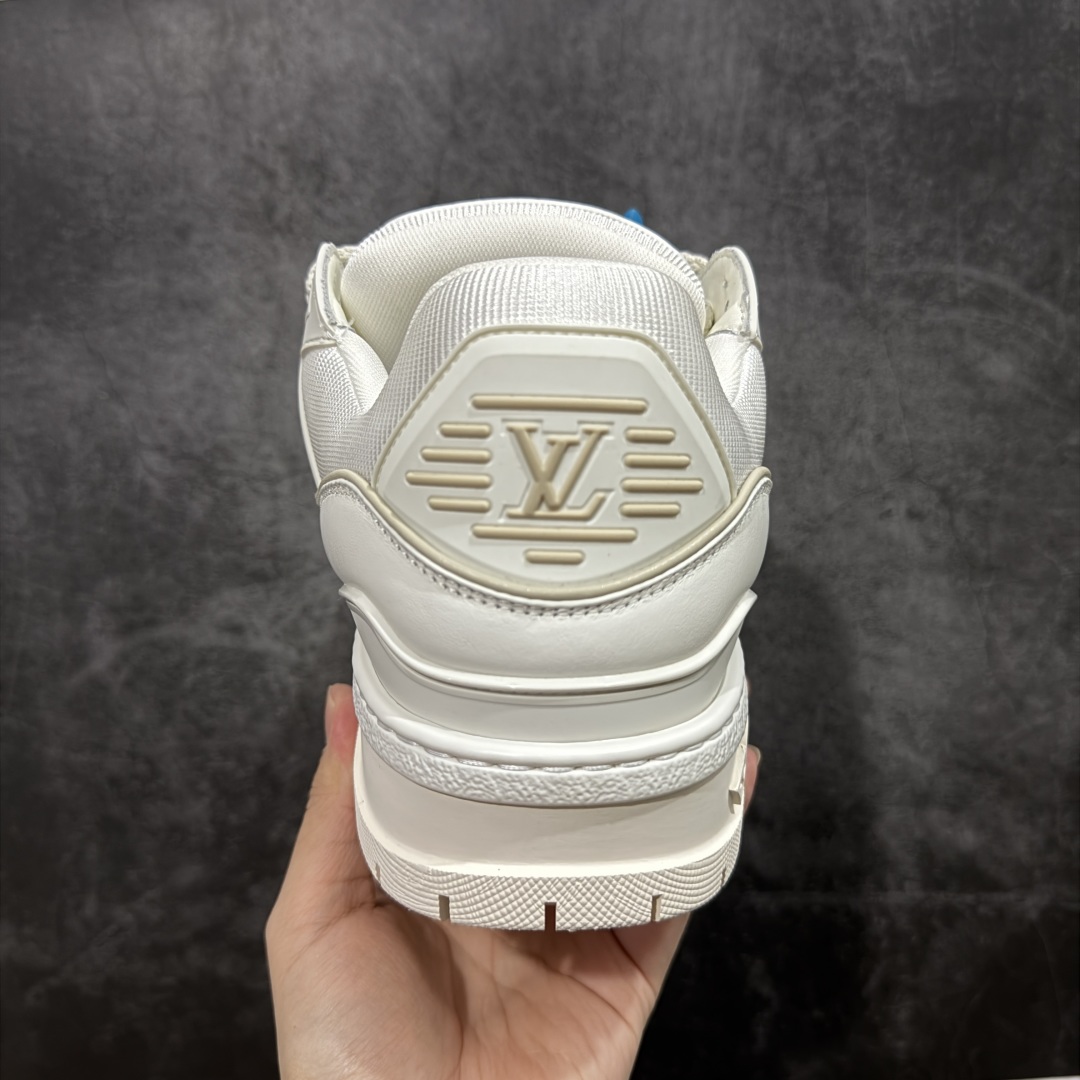 图片[4]-【PK纯原版】Louis Vuitton 路易威登 LV Trainer Maxi 小胖丁系列面包鞋 白胖丁 海淘代购同渠道品质 高端零售 外贸充正专供 原版购入开发 ZP级全套包装 完美楦型 正确卡色 大底TPU 质感媲美原版 细节与原版一致 请注意区分市面通货材 尺码：39 40 41 42 43 44 45 46-选品中心
