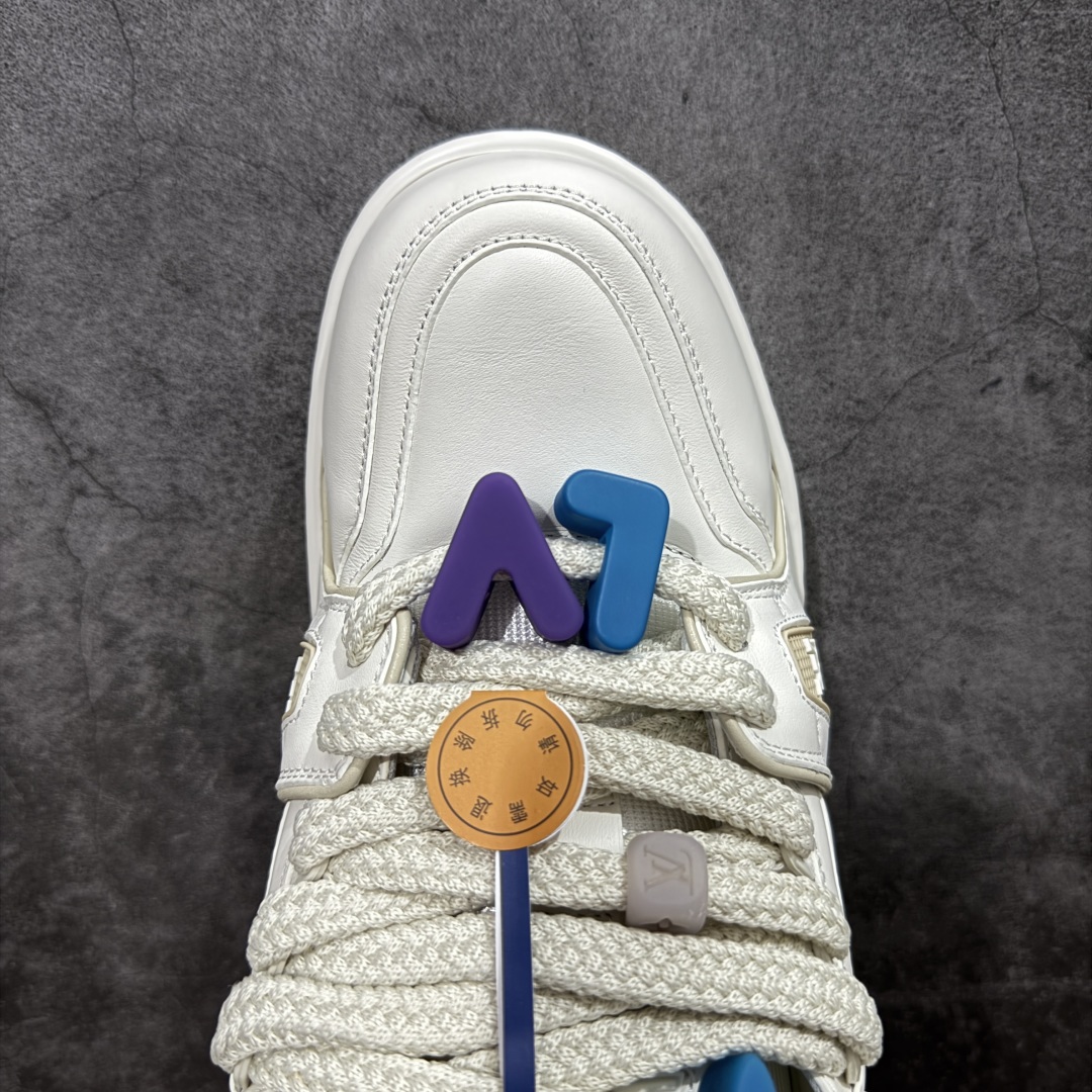 图片[5]-【PK纯原版】Louis Vuitton 路易威登 LV Trainer Maxi 小胖丁系列面包鞋 白胖丁 海淘代购同渠道品质 高端零售 外贸充正专供 原版购入开发 ZP级全套包装 完美楦型 正确卡色 大底TPU 质感媲美原版 细节与原版一致 请注意区分市面通货材 尺码：39 40 41 42 43 44 45 46-选品中心