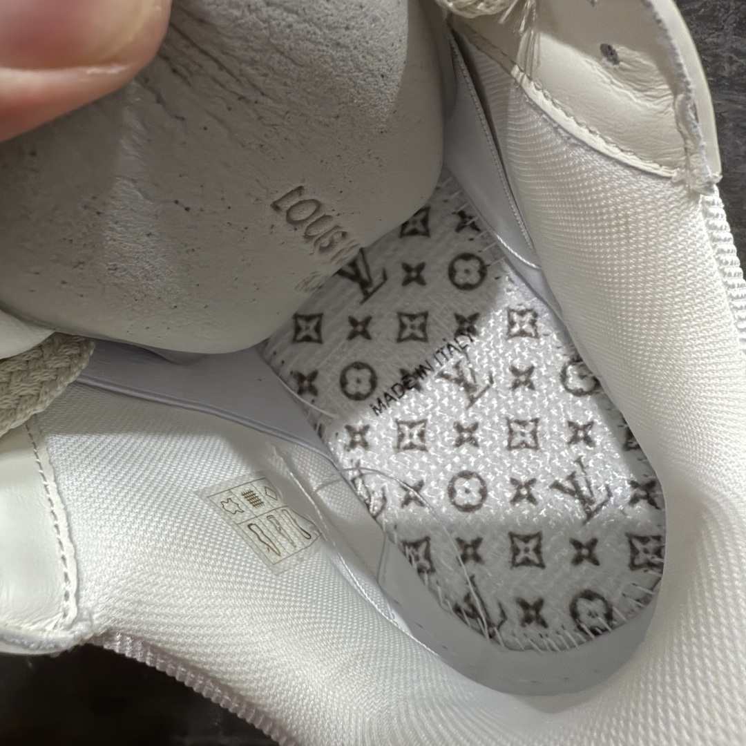 图片[8]-【PK纯原版】Louis Vuitton 路易威登 LV Trainer Maxi 小胖丁系列面包鞋 白胖丁 海淘代购同渠道品质 高端零售 外贸充正专供 原版购入开发 ZP级全套包装 完美楦型 正确卡色 大底TPU 质感媲美原版 细节与原版一致 请注意区分市面通货材 尺码：39 40 41 42 43 44 45 46-选品中心