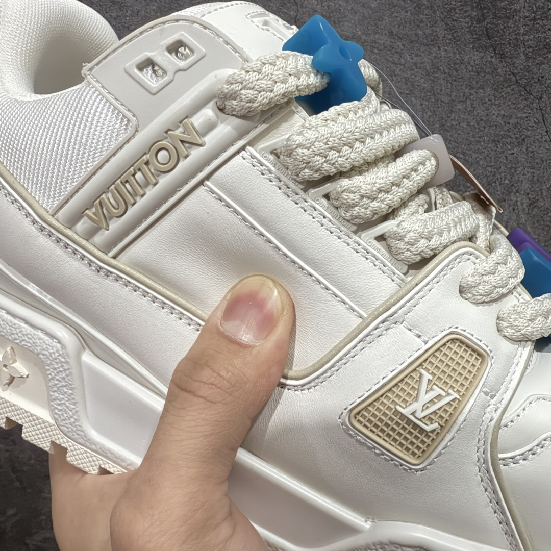 图片[4]-【PK纯原版】Louis Vuitton 路易威登 LV Trainer Maxi 小胖丁系列面包鞋 白胖丁 海淘代购同渠道品质 高端零售 外贸充正专供 原版购入开发 ZP级全套包装 完美楦型 正确卡色 大底TPU 质感媲美原版 细节与原版一致 请注意区分市面通货材 尺码：39 40 41 42 43 44 45 46-选品中心