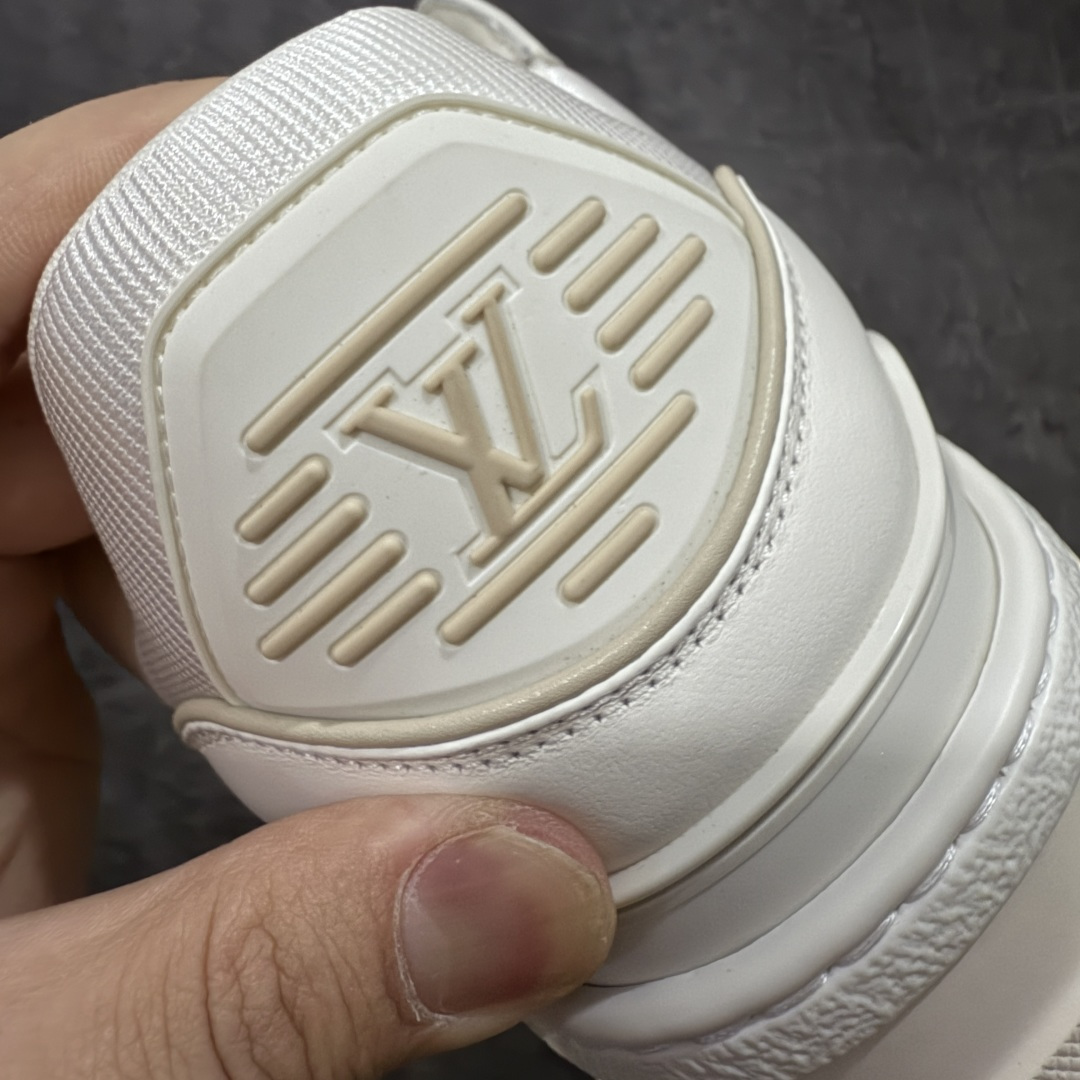 图片[2]-【PK纯原版】Louis Vuitton 路易威登 LV Trainer Maxi 小胖丁系列面包鞋 白胖丁 海淘代购同渠道品质 高端零售 外贸充正专供 原版购入开发 ZP级全套包装 完美楦型 正确卡色 大底TPU 质感媲美原版 细节与原版一致 请注意区分市面通货材 尺码：39 40 41 42 43 44 45 46-选品中心