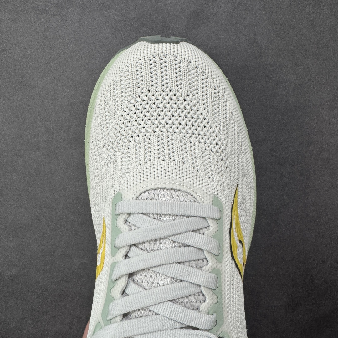 图片[8]-【公司级】索康尼/Saucony Triumph 21 胜利21代系列低帮轻量舒适多功能休闲运动慢跑鞋 采用工学透气网织鞋面材质#内嵌3D环绕包裹缓震鞋垫#中底搭载 PWRRUN+高弹缓震泡棉材质,舒适踩S感!!#外置镂空XT-900橡胶大底 货号：S20881-111 尺码：40-46-选品中心