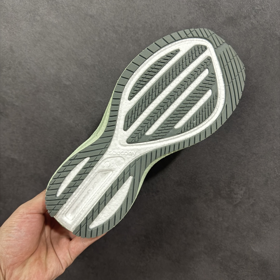 图片[9]-【公司级】索康尼/Saucony Triumph 21 胜利21代系列低帮轻量舒适多功能休闲运动慢跑鞋 采用工学透气网织鞋面材质#内嵌3D环绕包裹缓震鞋垫#中底搭载 PWRRUN+高弹缓震泡棉材质,舒适踩S感!!#外置镂空XT-900橡胶大底 货号：S20881-111 尺码：40-46-选品中心