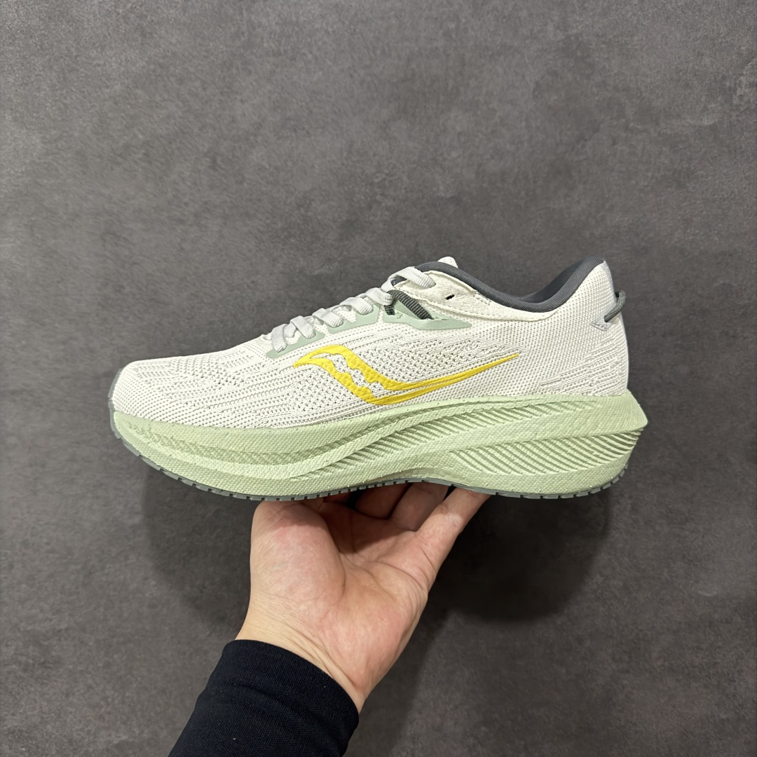 图片[2]-【公司级】索康尼/Saucony Triumph 21 胜利21代系列低帮轻量舒适多功能休闲运动慢跑鞋 采用工学透气网织鞋面材质#内嵌3D环绕包裹缓震鞋垫#中底搭载 PWRRUN+高弹缓震泡棉材质,舒适踩S感!!#外置镂空XT-900橡胶大底 货号：S20881-111 尺码：40-46-选品中心