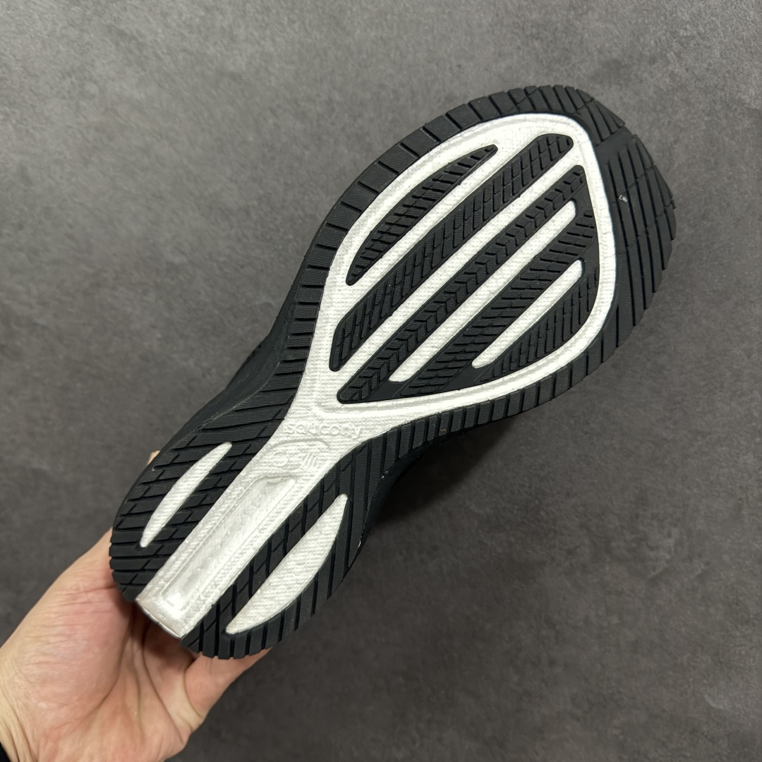 图片[9]-【公司级】索康尼/Saucony Triumph 21 胜利21代系列低帮轻量舒适多功能休闲运动慢跑鞋 采用工学透气网织鞋面材质#内嵌3D环绕包裹缓震鞋垫#中底搭载 PWRRUN+高弹缓震泡棉材质,舒适踩S感!!#外置镂空XT-900橡胶大底 货号：S20881-10 尺码：36-46-选品中心