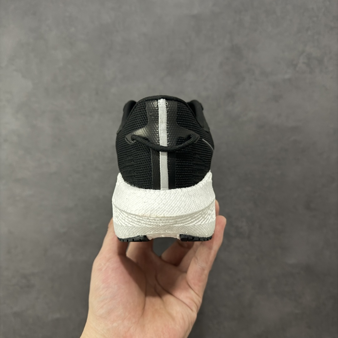 图片[4]-【公司级】索康尼/Saucony Triumph 21 胜利21代系列低帮轻量舒适多功能休闲运动慢跑鞋 采用工学透气网织鞋面材质#内嵌3D环绕包裹缓震鞋垫#中底搭载 PWRRUN+高弹缓震泡棉材质,舒适踩S感!!#外置镂空XT-900橡胶大底 货号：S20881-12 尺码：36-46-选品中心