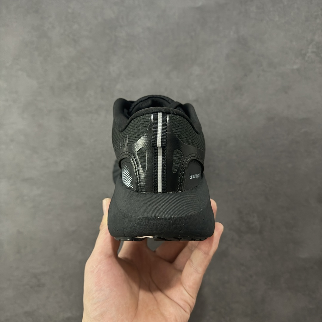 图片[4]-【公司级】索康尼/Saucony Triumph 22 胜利22代系列低帮轻量舒适多功能休闲运动慢跑鞋 采用工学透气网织鞋面材质#内嵌3D环绕包裹缓震鞋垫#中底搭载 PWRRUN+高弹缓震泡棉材质,舒适踩S感!!#外置镂空XT-900橡胶大底 货号：S20964-201 尺码：36-45-选品中心