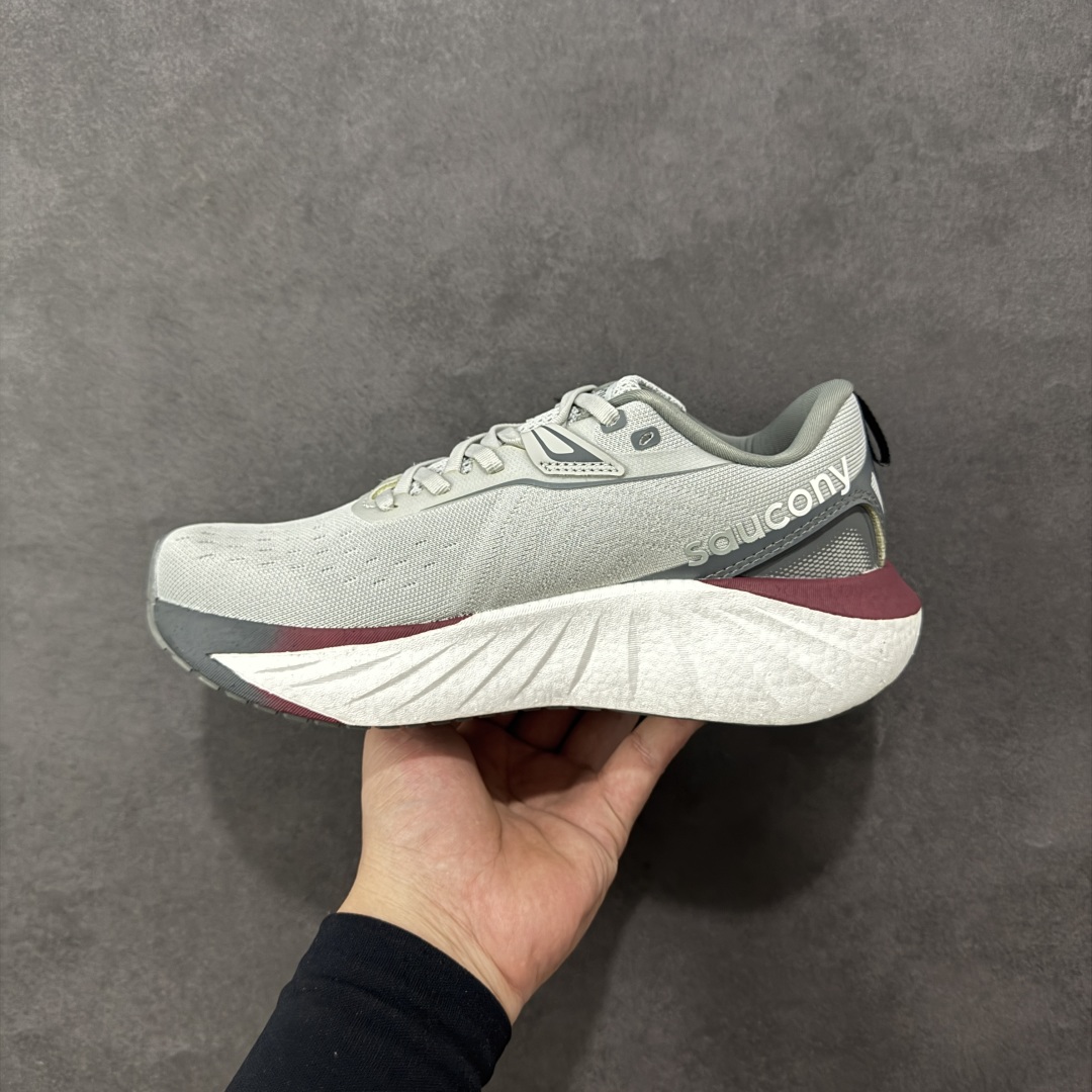 图片[2]-【公司级】索康尼/Saucony Triumph 22 胜利22代系列低帮轻量舒适多功能休闲运动慢跑鞋 采用工学透气网织鞋面材质#内嵌3D环绕包裹缓震鞋垫#中底搭载 PWRRUN+高弹缓震泡棉材质,舒适踩S感!!#外置镂空XT-900橡胶大底 货号：S20964-210 尺码：36-45-选品中心