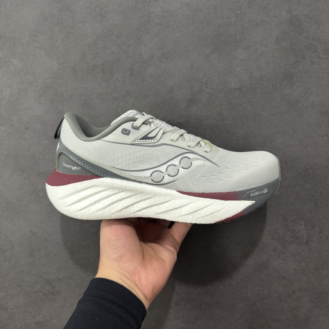 【公司级】索康尼/Saucony Triumph 22 胜利22代系列低帮轻量舒适多功能休闲运动慢跑鞋 采用工学透气网织鞋面材质#内嵌3D环绕包裹缓震鞋垫#中底搭载 PWRRUN+高弹缓震泡棉材质,舒适踩S感!!#外置镂空XT-900橡胶大底 货号：S20964-210 尺码：36-45-选品中心