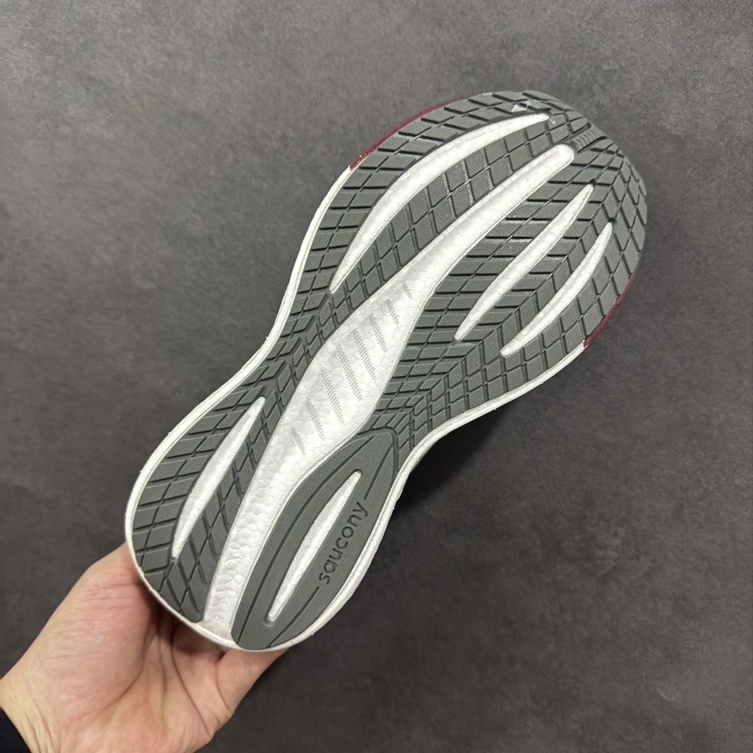 图片[9]-【公司级】索康尼/Saucony Triumph 22 胜利22代系列低帮轻量舒适多功能休闲运动慢跑鞋 采用工学透气网织鞋面材质#内嵌3D环绕包裹缓震鞋垫#中底搭载 PWRRUN+高弹缓震泡棉材质,舒适踩S感!!#外置镂空XT-900橡胶大底 货号：S20964-210 尺码：36-45-选品中心