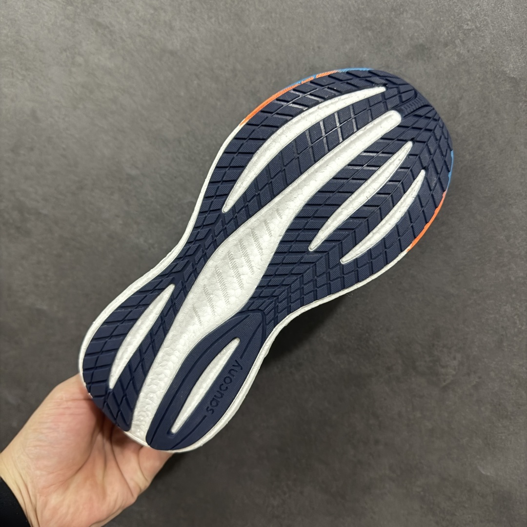 图片[9]-【公司级】索康尼/Saucony Triumph 22 胜利22代系列低帮轻量舒适多功能休闲运动慢跑鞋 采用工学透气网织鞋面材质#内嵌3D环绕包裹缓震鞋垫#中底搭载 PWRRUN+高弹缓震泡棉材质,舒适踩S感!!#外置镂空XT-900橡胶大底 货号：S20964-217 尺码：36-45-选品中心