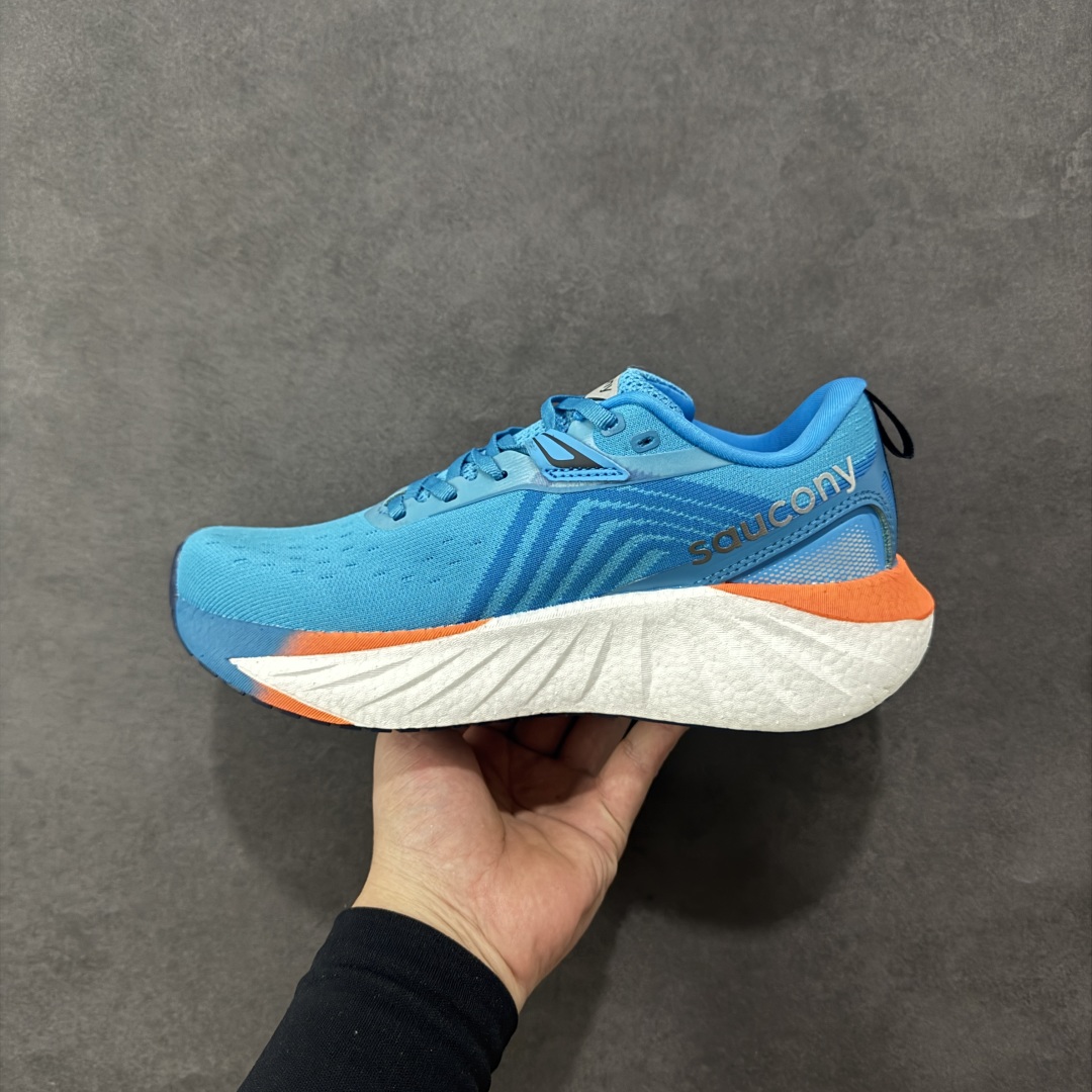 图片[2]-【公司级】索康尼/Saucony Triumph 22 胜利22代系列低帮轻量舒适多功能休闲运动慢跑鞋 采用工学透气网织鞋面材质#内嵌3D环绕包裹缓震鞋垫#中底搭载 PWRRUN+高弹缓震泡棉材质,舒适踩S感!!#外置镂空XT-900橡胶大底 货号：S20964-217 尺码：36-45-选品中心