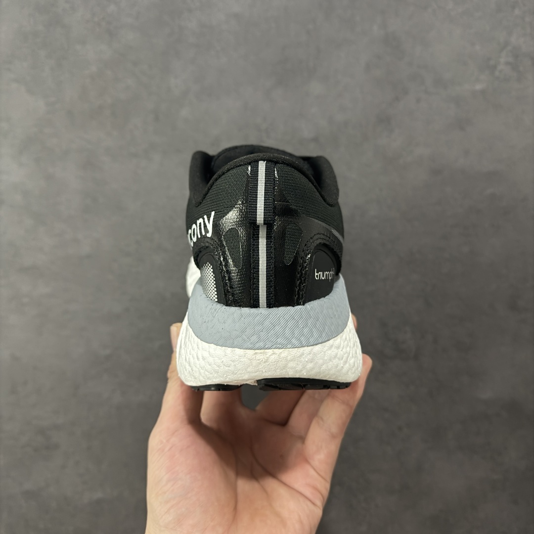 图片[4]-【公司级】索康尼/Saucony Triumph 22 胜利22代系列低帮轻量舒适多功能休闲运动慢跑鞋 采用工学透气网织鞋面材质#内嵌3D环绕包裹缓震鞋垫#中底搭载 PWRRUN+高弹缓震泡棉材质,舒适踩S感!!#外置镂空XT-900橡胶大底 货号：S20964-200 尺码：36-45-选品中心