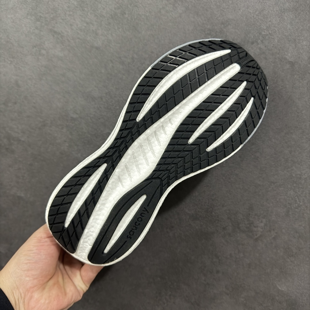 图片[9]-【公司级】索康尼/Saucony Triumph 22 胜利22代系列低帮轻量舒适多功能休闲运动慢跑鞋 采用工学透气网织鞋面材质#内嵌3D环绕包裹缓震鞋垫#中底搭载 PWRRUN+高弹缓震泡棉材质,舒适踩S感!!#外置镂空XT-900橡胶大底 货号：S20964-200 尺码：36-45-选品中心