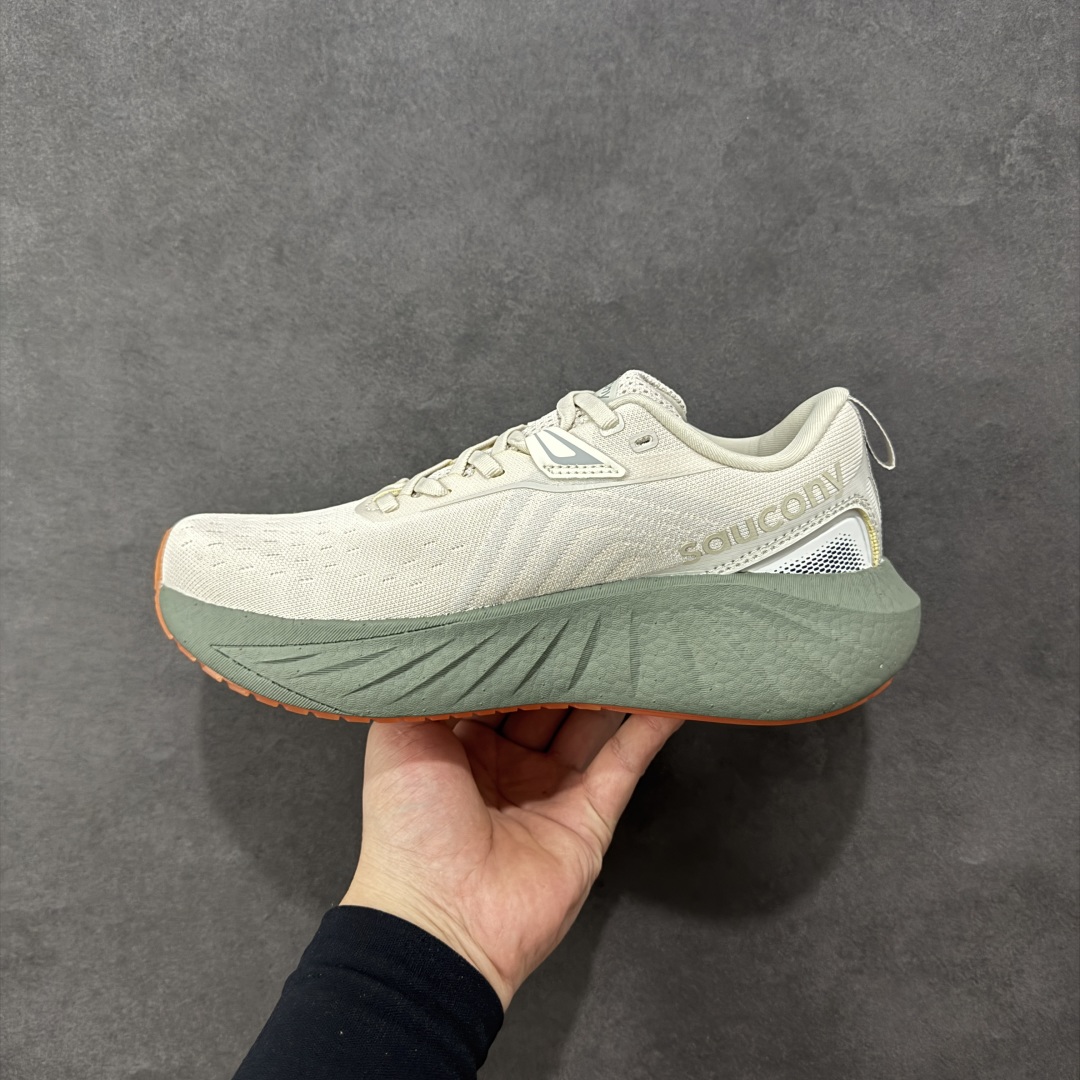 图片[2]-【公司级】索康尼/Saucony Triumph 22 胜利22代系列低帮轻量舒适多功能休闲运动慢跑鞋 采用工学透气网织鞋面材质#内嵌3D环绕包裹缓震鞋垫#中底搭载 PWRRUN+高弹缓震泡棉材质,舒适踩S感!!#外置镂空XT-900橡胶大底 货号：S20964-250 尺码：36-45-选品中心