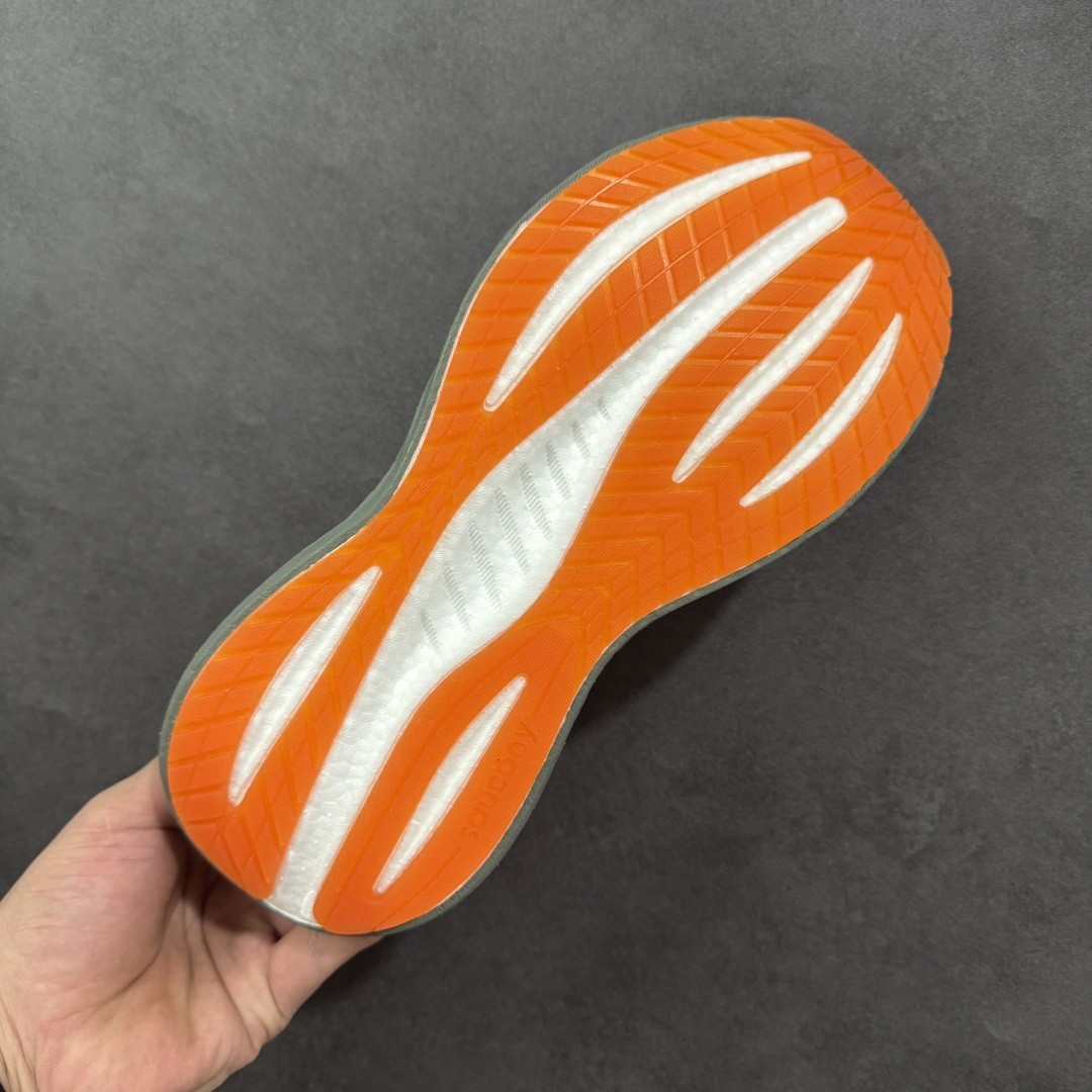 图片[9]-【公司级】索康尼/Saucony Triumph 22 胜利22代系列低帮轻量舒适多功能休闲运动慢跑鞋 采用工学透气网织鞋面材质#内嵌3D环绕包裹缓震鞋垫#中底搭载 PWRRUN+高弹缓震泡棉材质,舒适踩S感!!#外置镂空XT-900橡胶大底 货号：S20964-250 尺码：36-45-选品中心