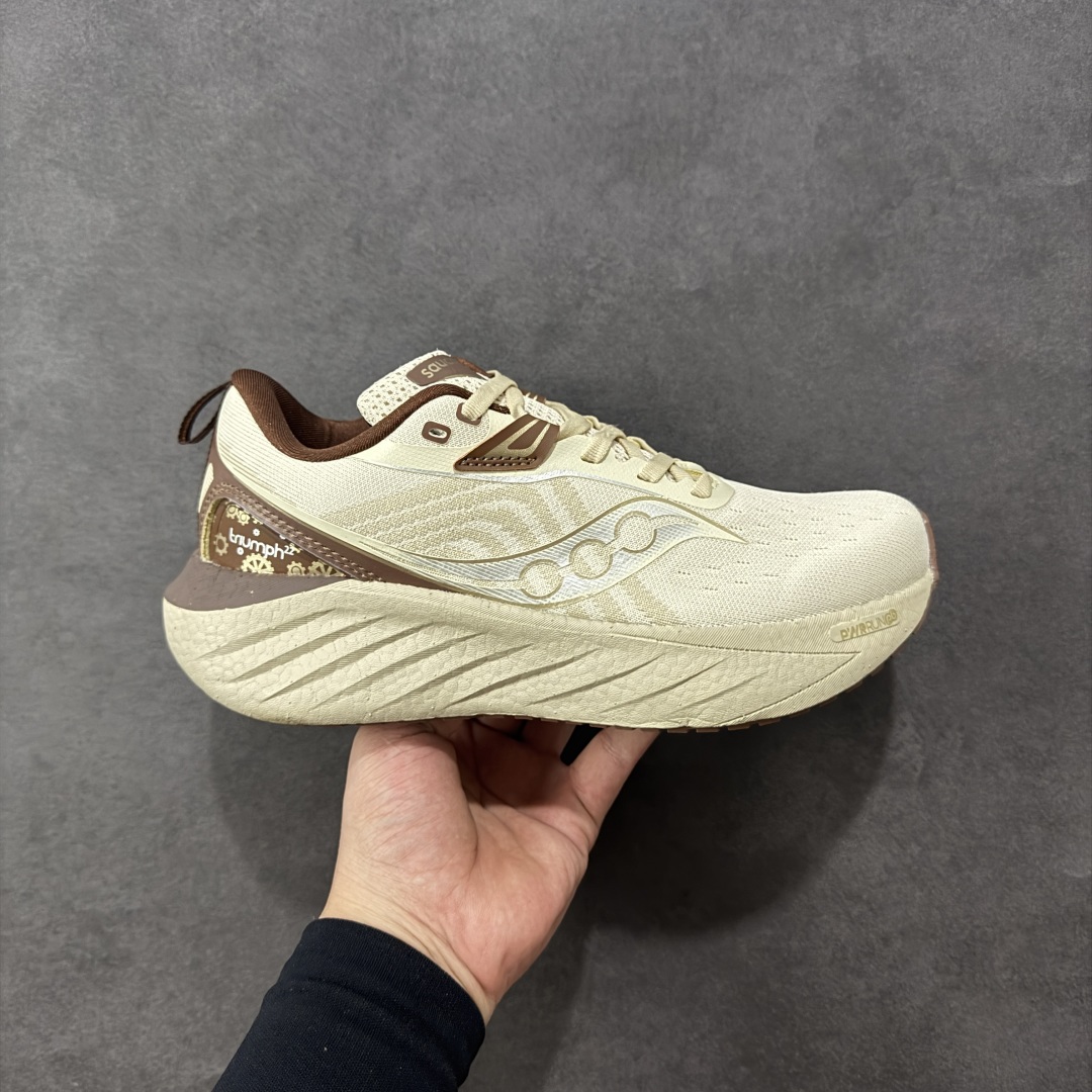 【公司级】索康尼/Saucony Triumph 22 胜利22代系列低帮轻量舒适多功能休闲运动慢跑鞋 采用工学透气网织鞋面材质#内嵌3D环绕包裹缓震鞋垫#中底搭载 PWRRUN+高弹缓震泡棉材质,舒适踩S感!!#外置镂空XT-900橡胶大底 货号：S20964-500 尺码：36-45-选品中心