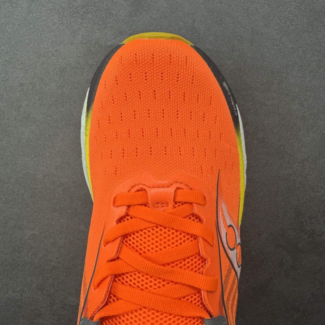 图片[8]-【公司级】索康尼/Saucony Triumph 22 胜利22代系列低帮轻量舒适多功能休闲运动慢跑鞋 采用工学透气网织鞋面材质#内嵌3D环绕包裹缓震鞋垫#中底搭载 PWRRUN+高弹缓震泡棉材质,舒适踩S感!!#外置镂空XT-900橡胶大底 货号：S20964-215 尺码：36-45-选品中心