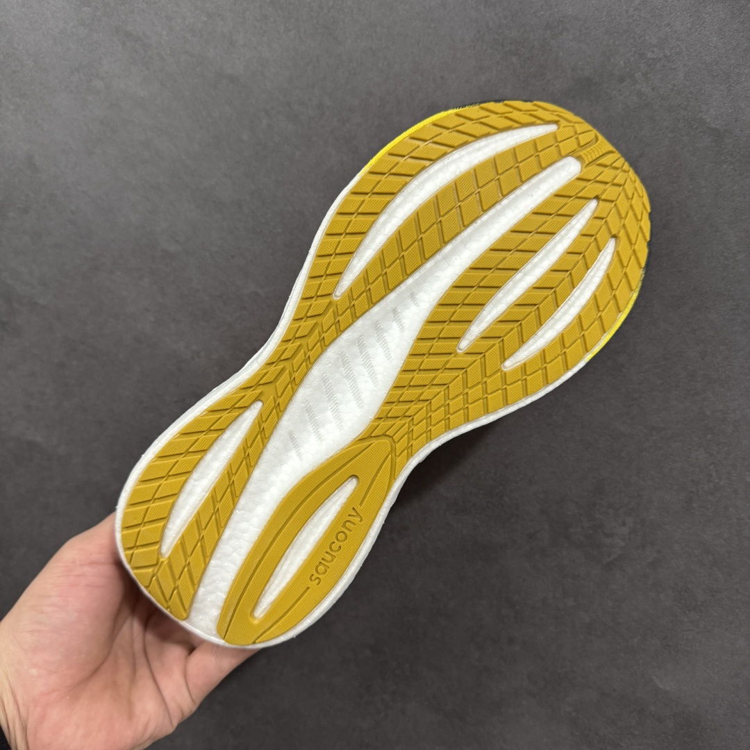 图片[9]-【公司级】索康尼/Saucony Triumph 22 胜利22代系列低帮轻量舒适多功能休闲运动慢跑鞋 采用工学透气网织鞋面材质#内嵌3D环绕包裹缓震鞋垫#中底搭载 PWRRUN+高弹缓震泡棉材质,舒适踩S感!!#外置镂空XT-900橡胶大底 货号：S20964-215 尺码：36-45-选品中心