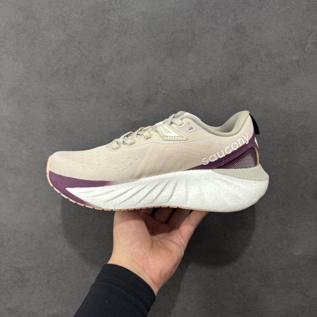图片[2]-【公司级】索康尼/Saucony Triumph 22 胜利22代系列低帮轻量舒适多功能休闲运动慢跑鞋 采用工学透气网织鞋面材质#内嵌3D环绕包裹缓震鞋垫#中底搭载 PWRRUN+高弹缓震泡棉材质,舒适踩S感!!#外置镂空XT-900橡胶大底 货号：S20964-240 尺码：36-40-选品中心